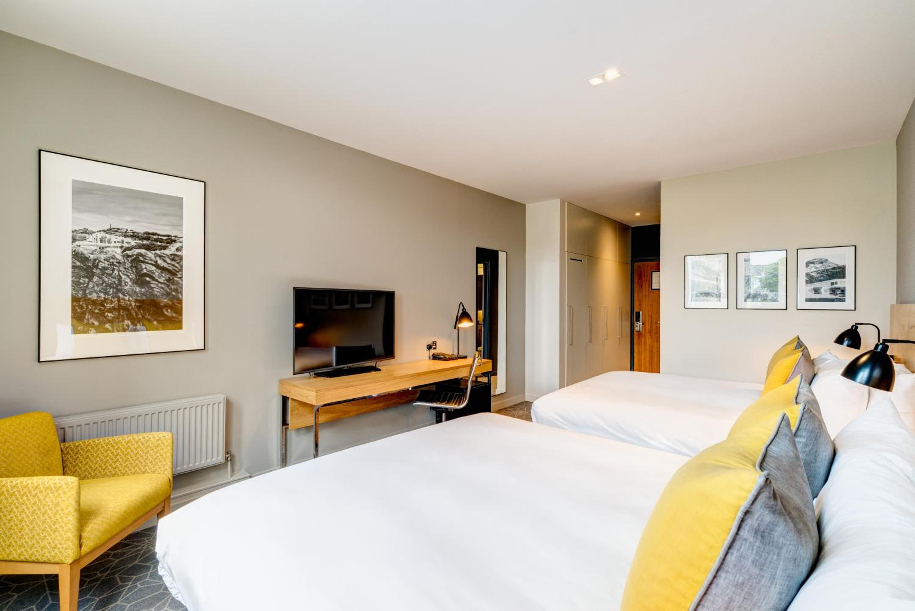 City Twin Room - Photo 4