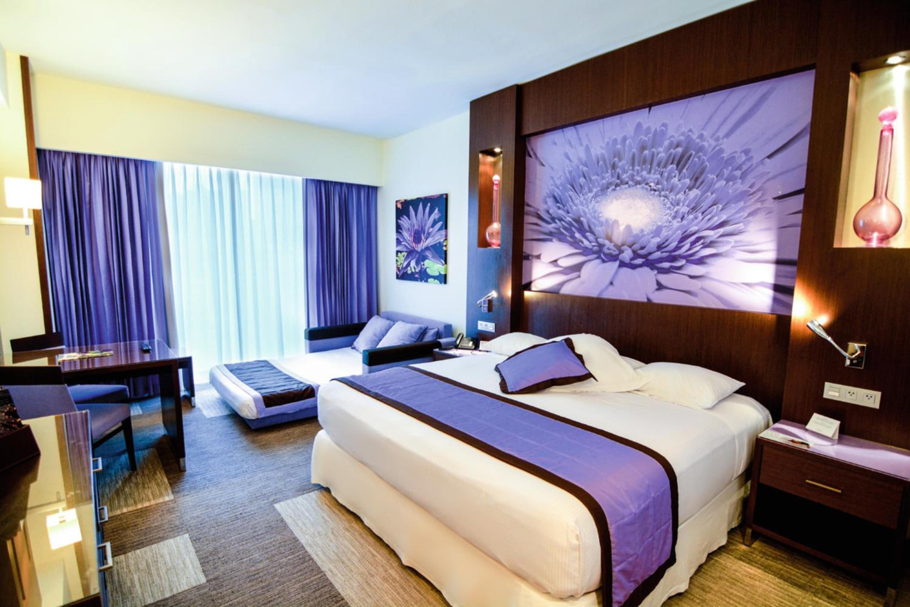 Deluxe Family Room