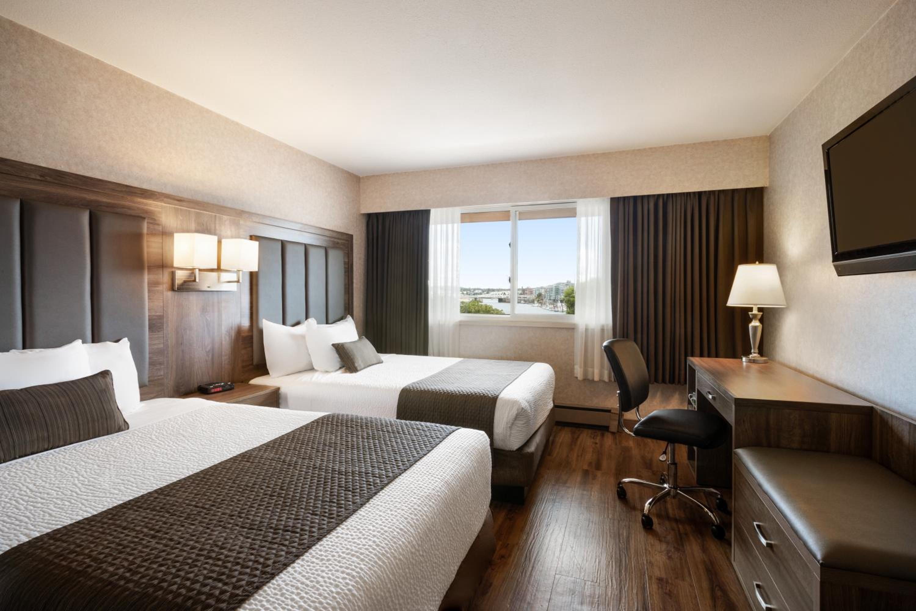 Deluxe Double Room with Kitchenette and Street View - Photo 3