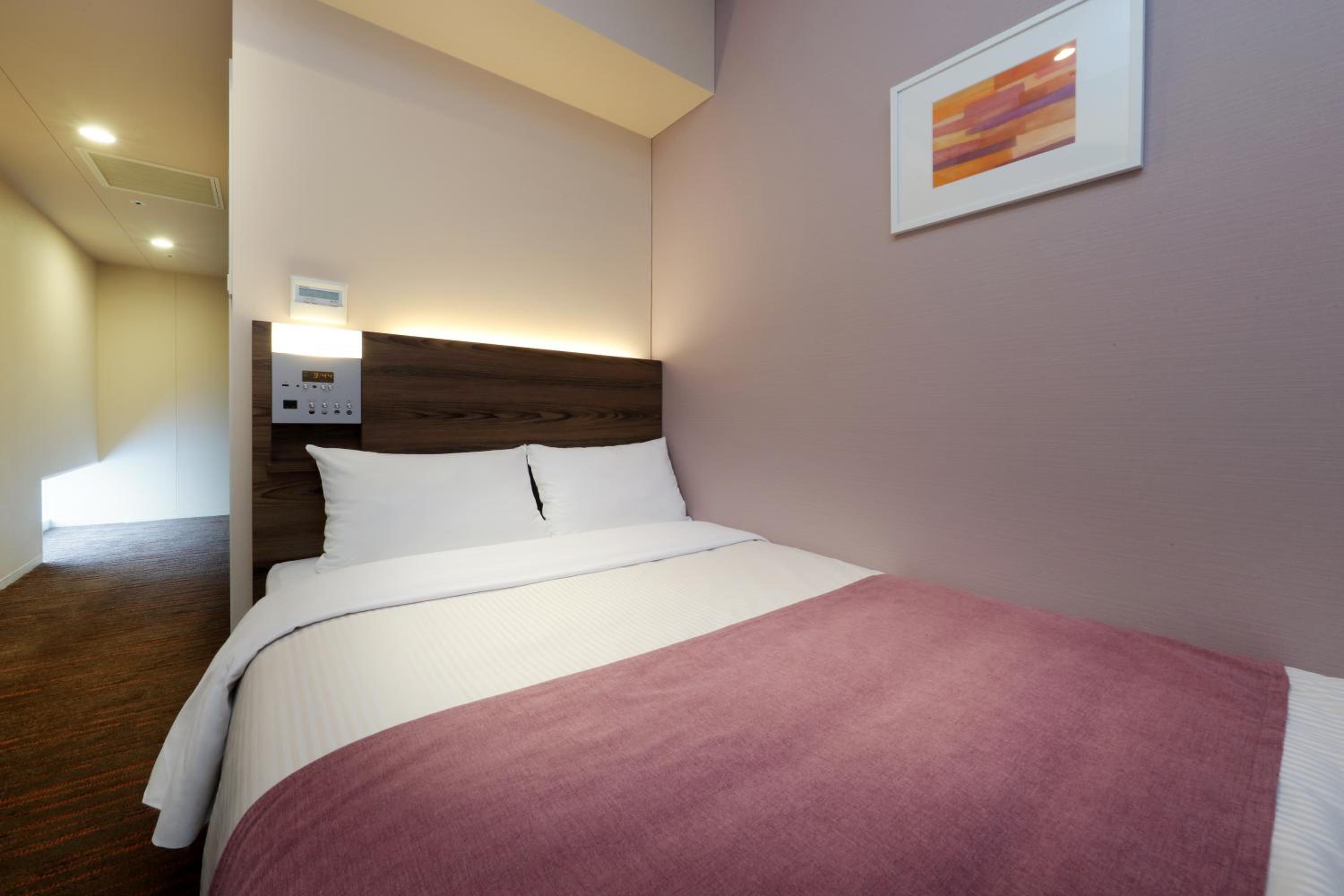 Double Room with Small Double Bed - Smoking photo 1