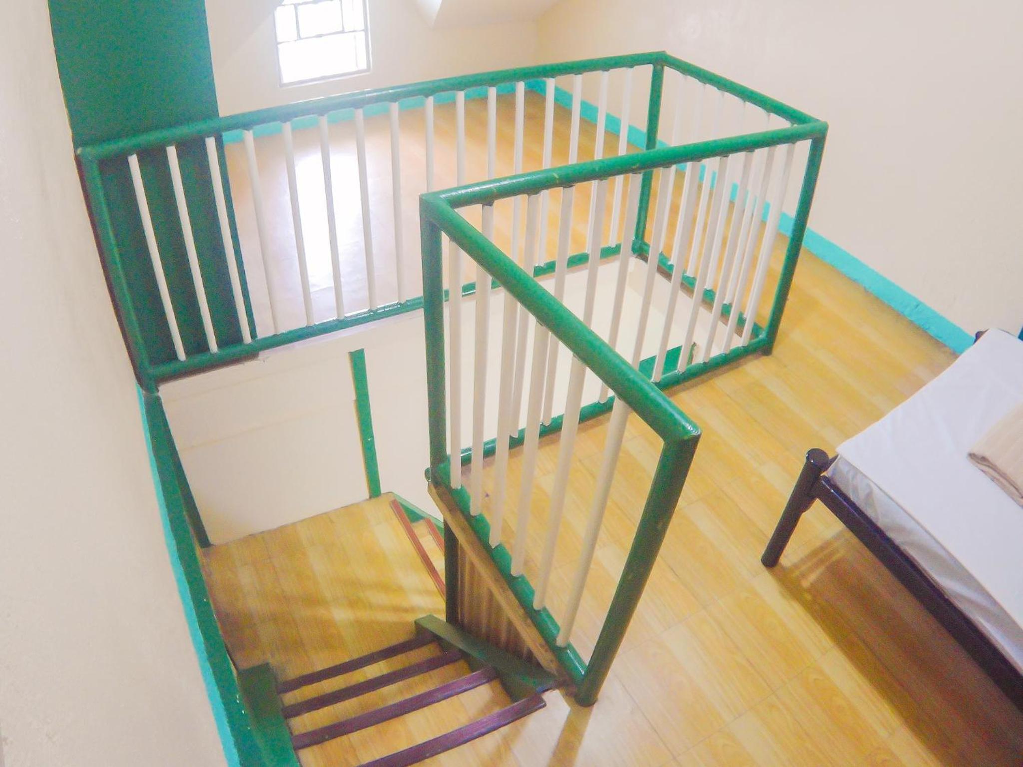 Single Bed in Mixed Dormitory Room
