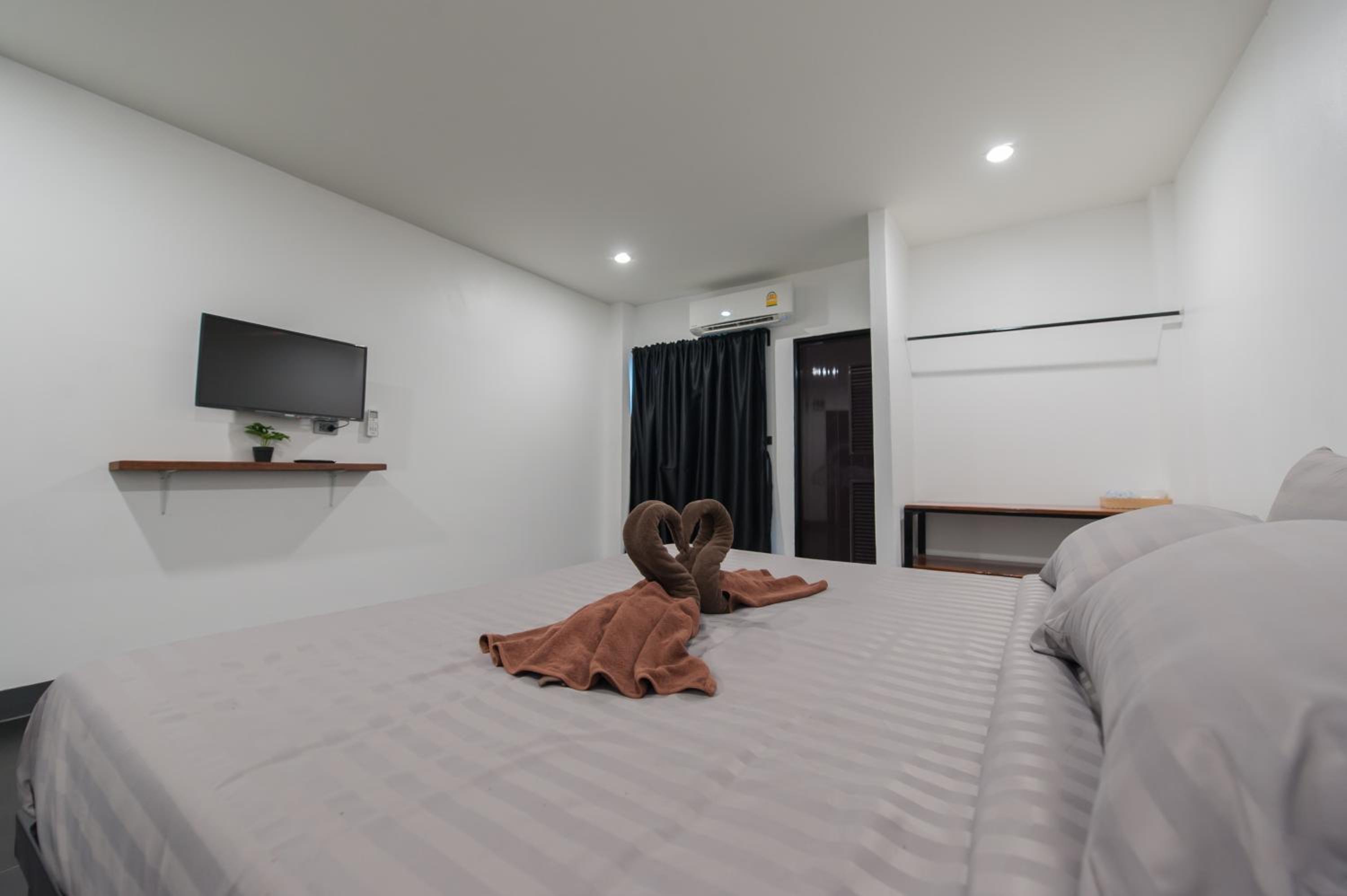 Standard Double Room - Photo 3