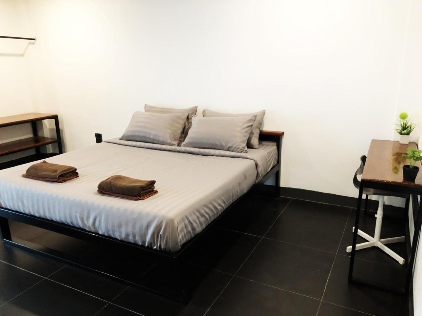 Standard Double Room - Photo 7