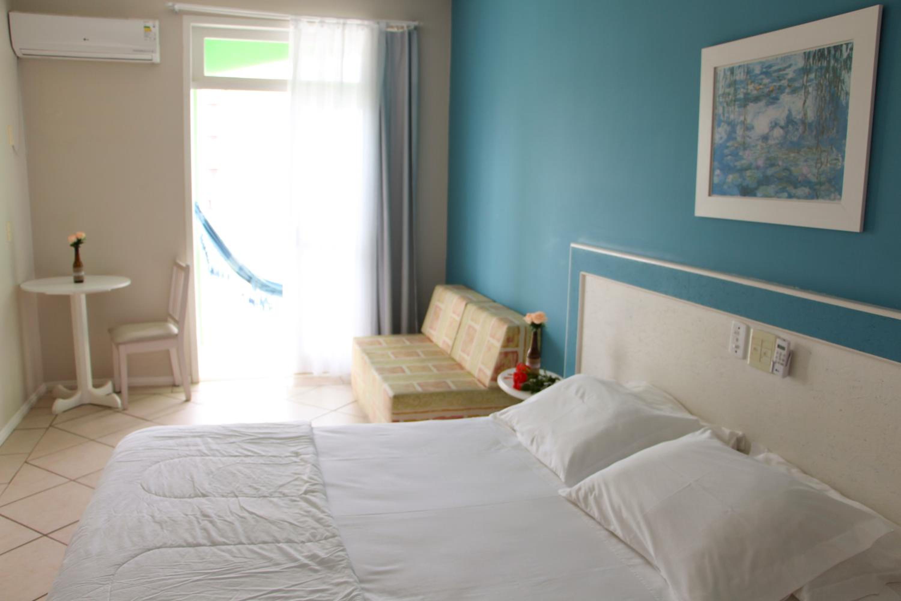 Standard Room with Balcony and Partial Sea view photo 3