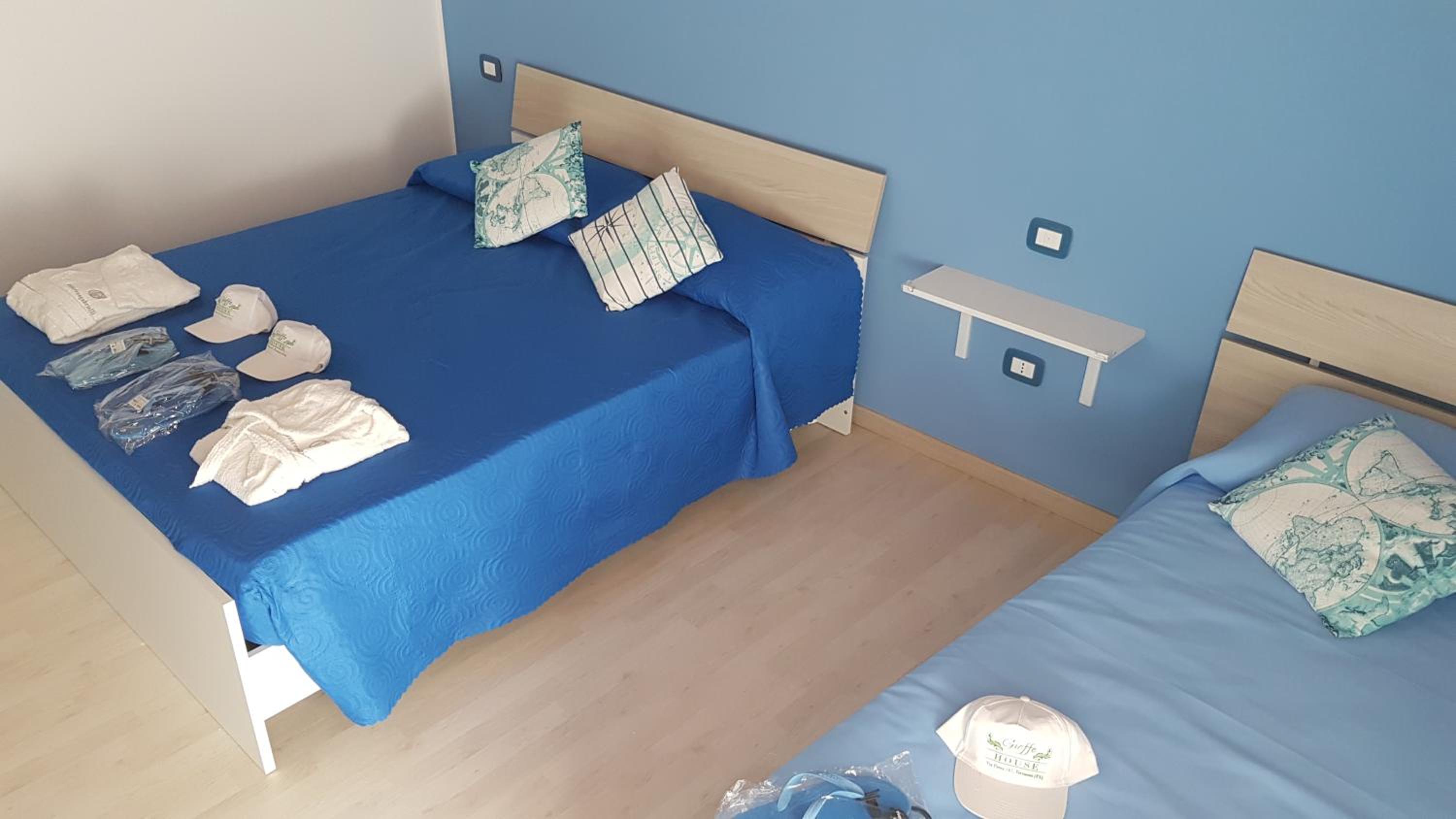 Triple Room with Balcony - Photo 4