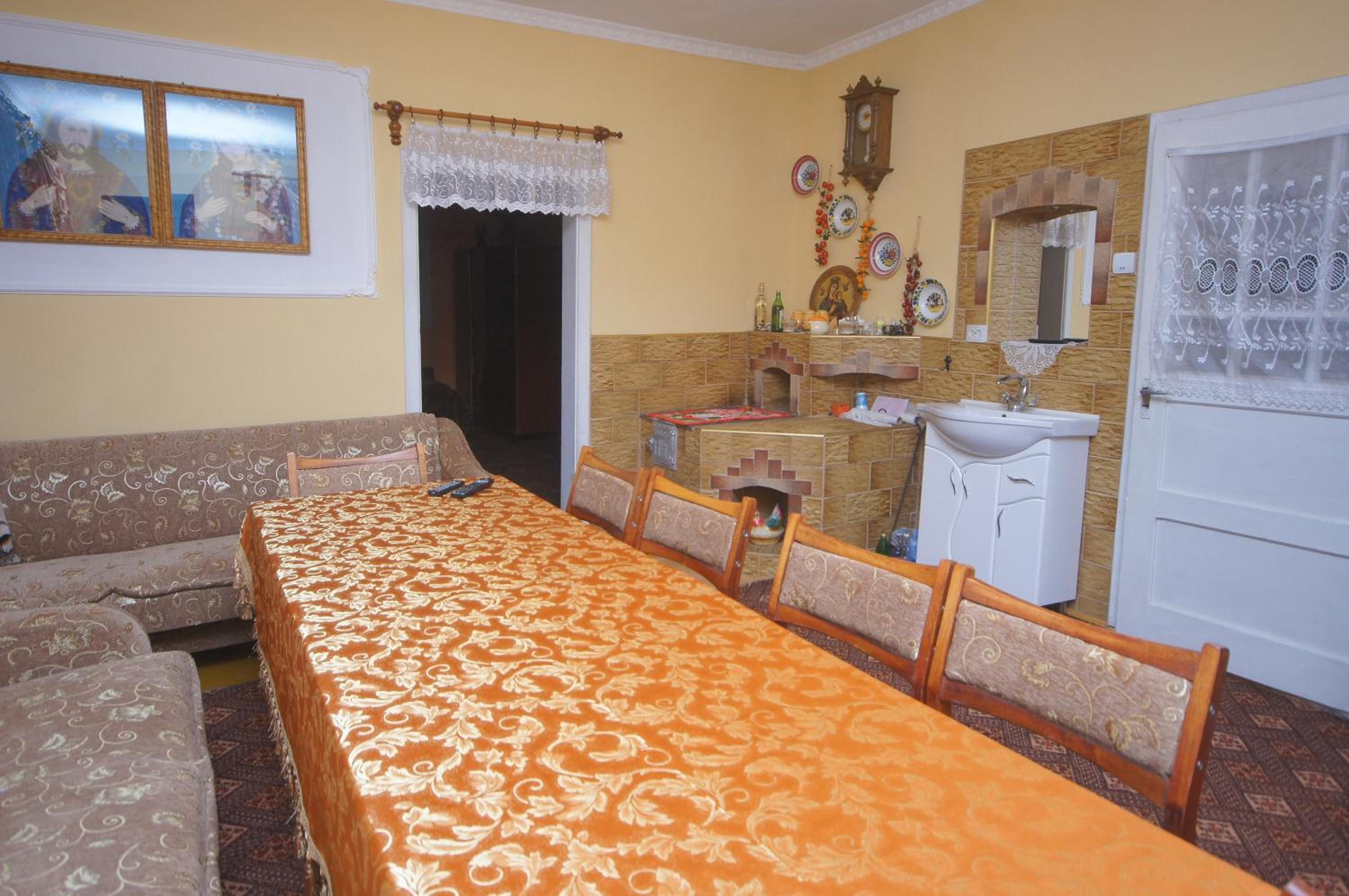 Deluxe Room (2 Adults + 1 Child) photo 3