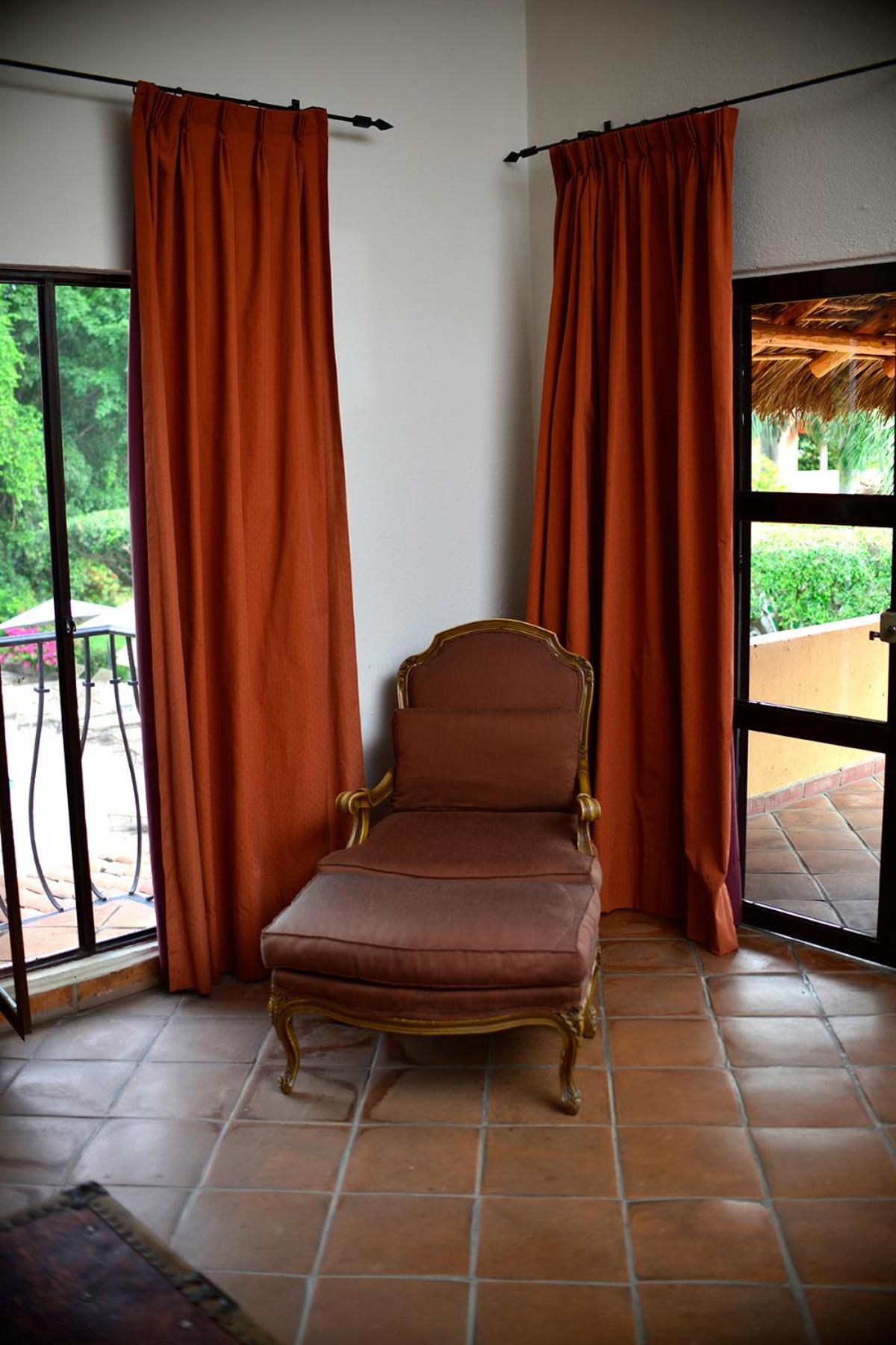 Deluxe King Room photo 3