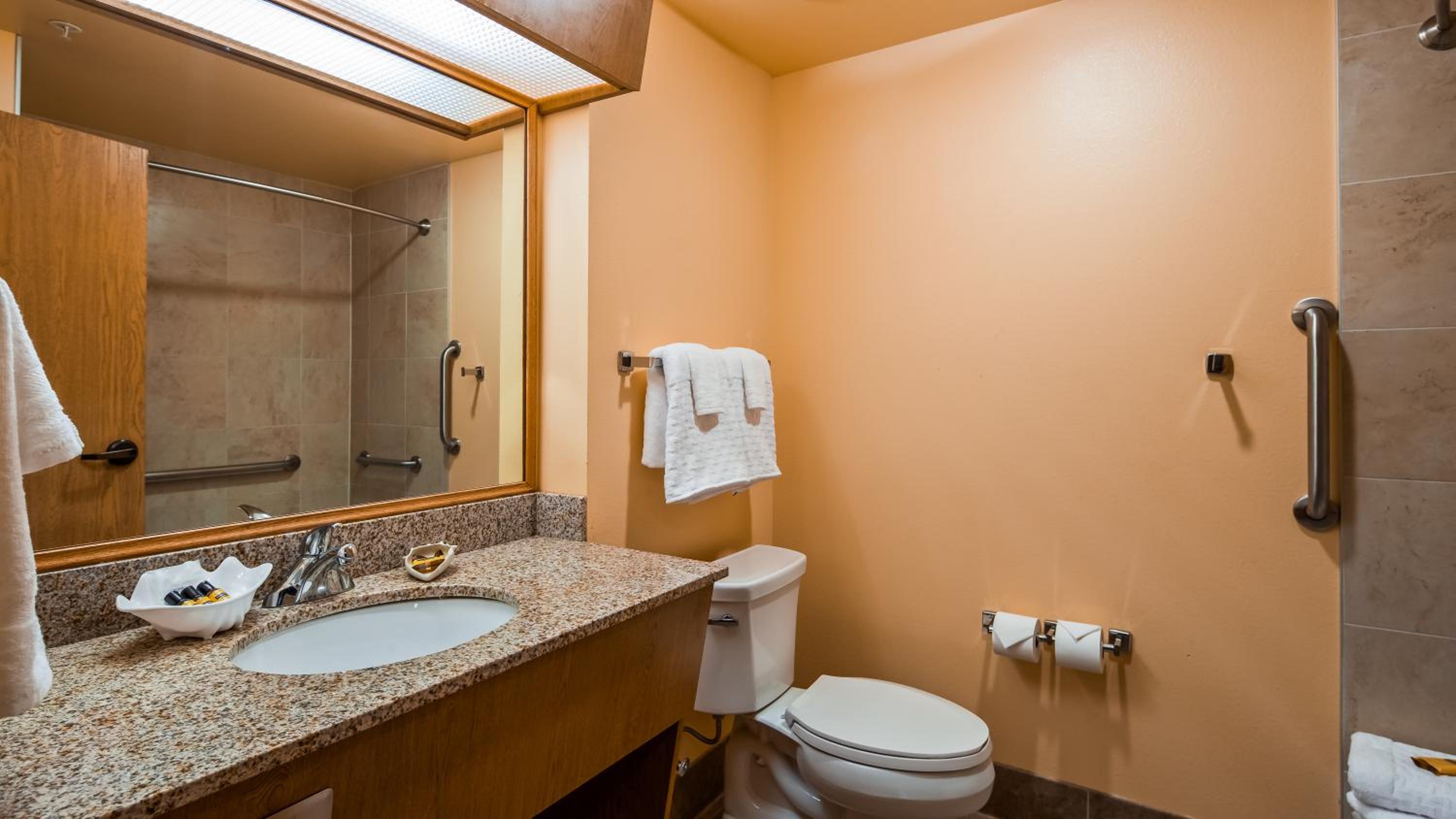 King Room - Non-Smoking - Photo 2