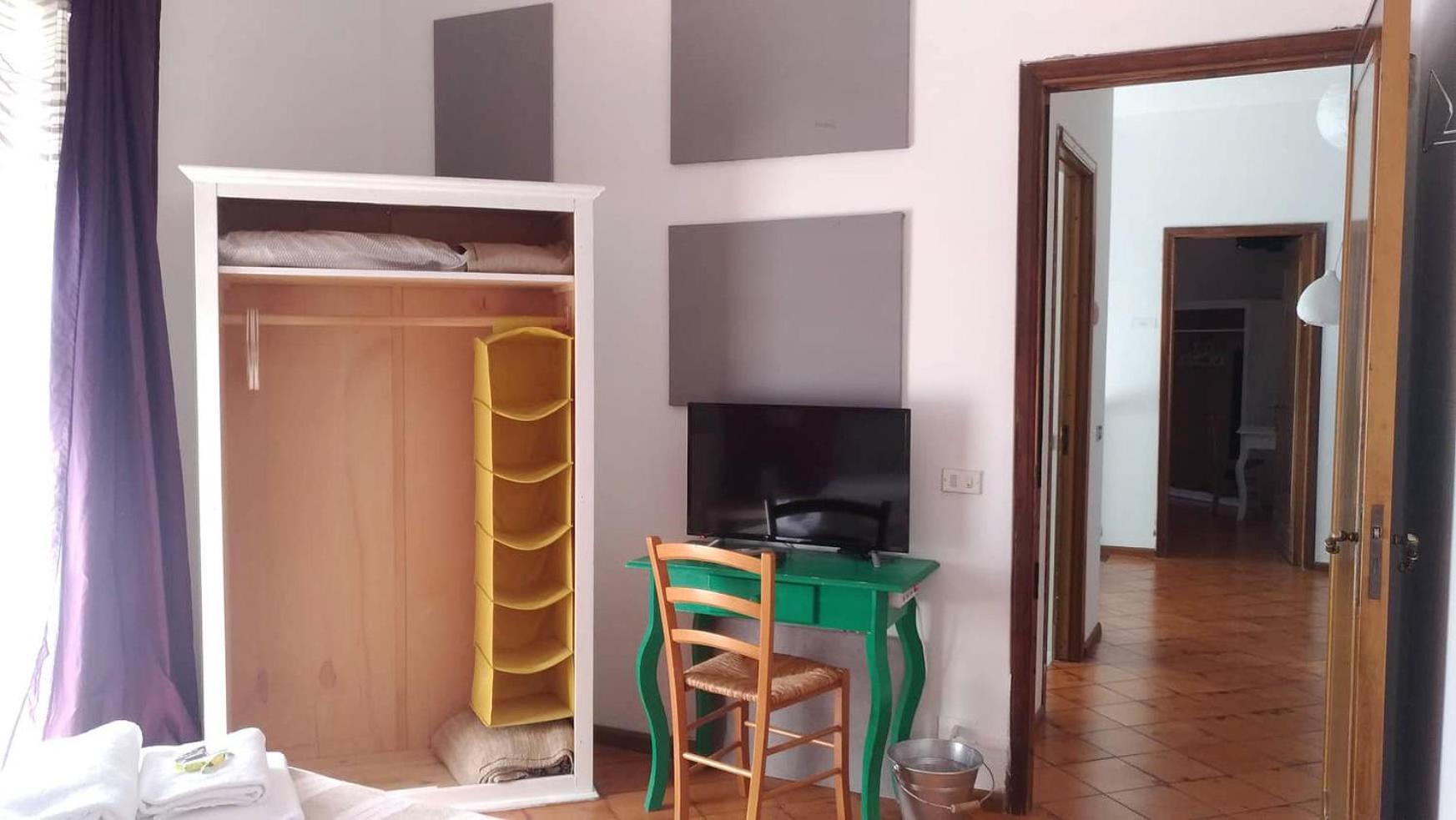 Double Room With Shared Bathroom photo 1