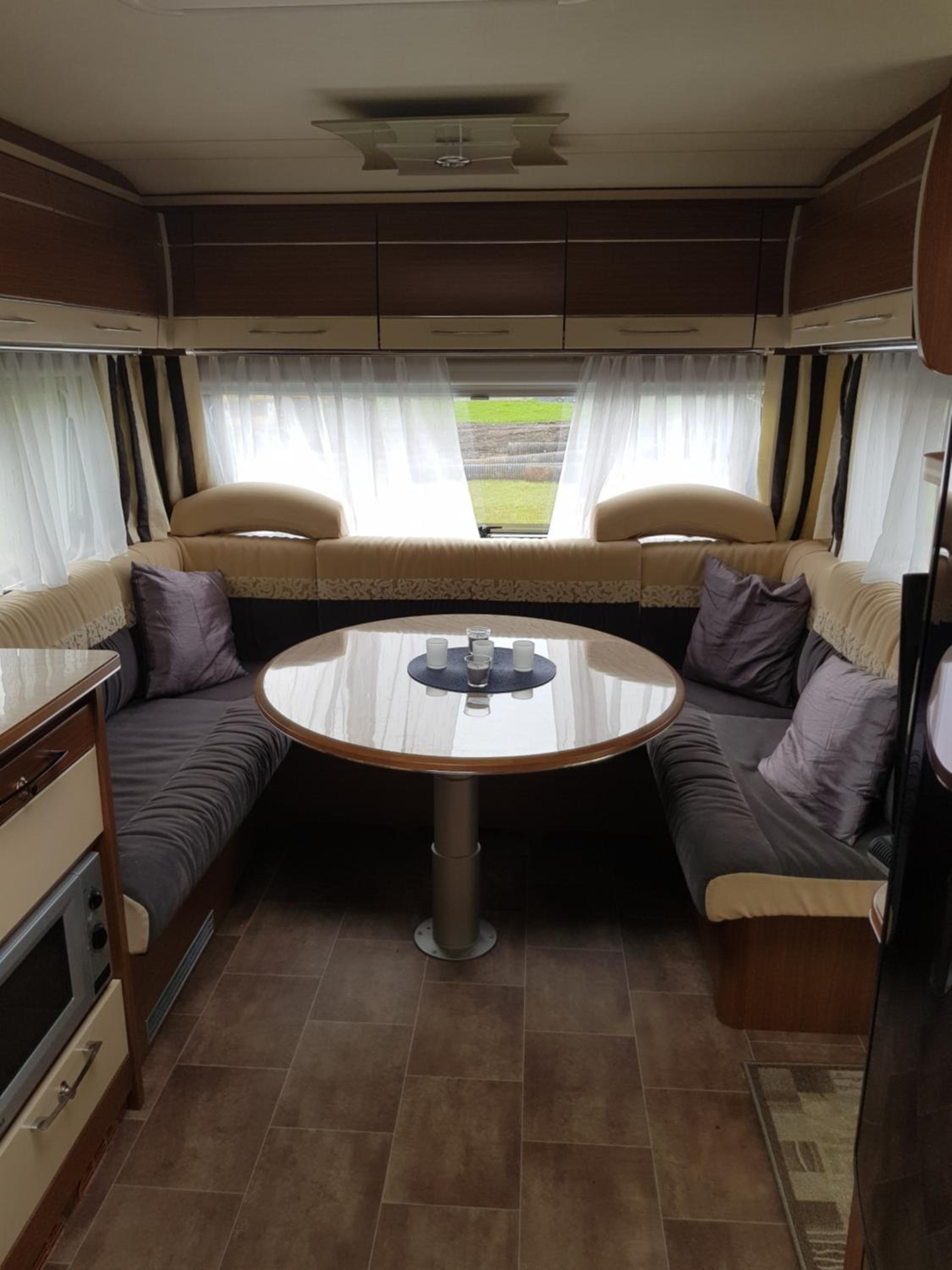 Mobile Home - Photo 13