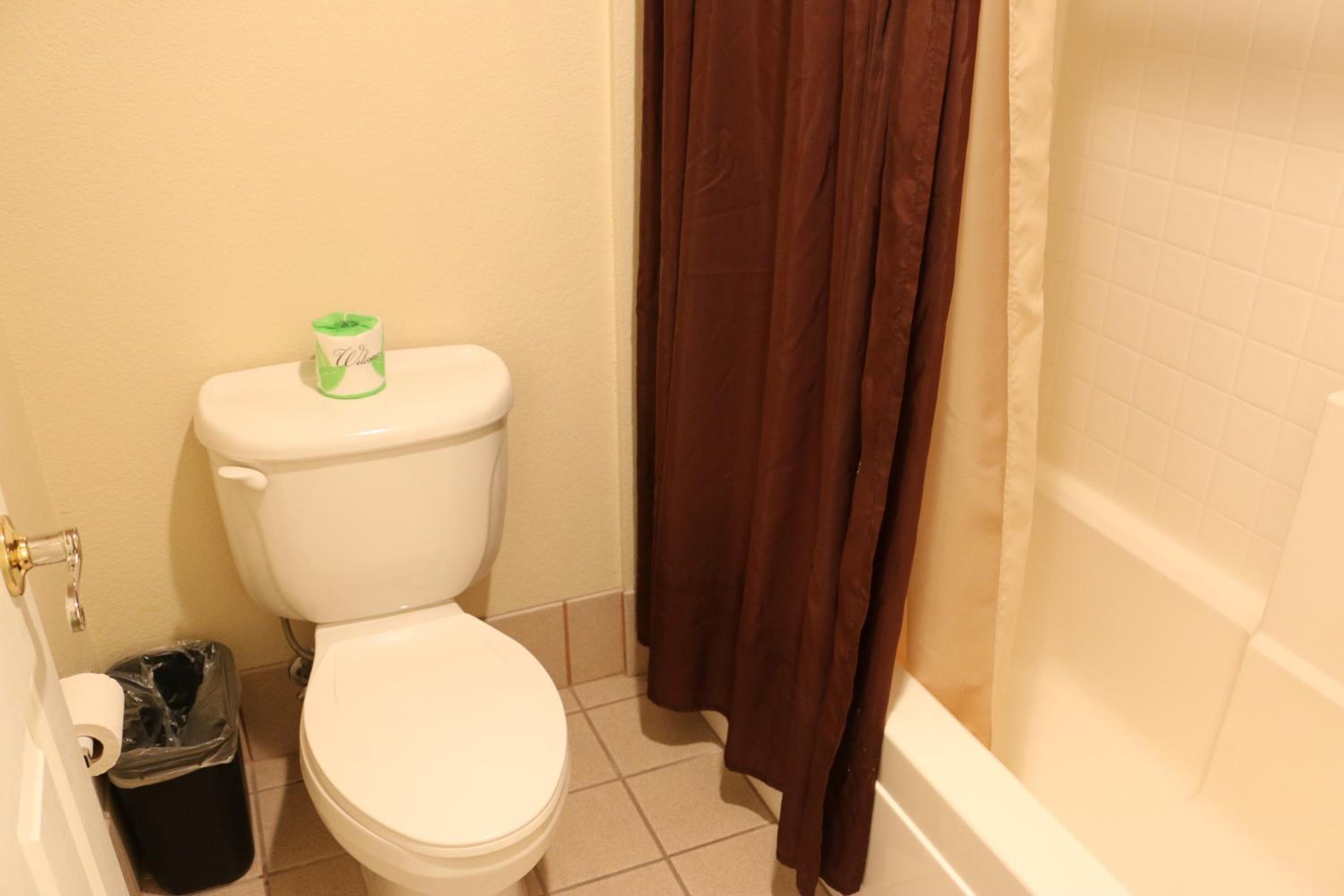 Superior Queen Room with Two Queen Beds, Second Floor (No Pets) - Photo 4