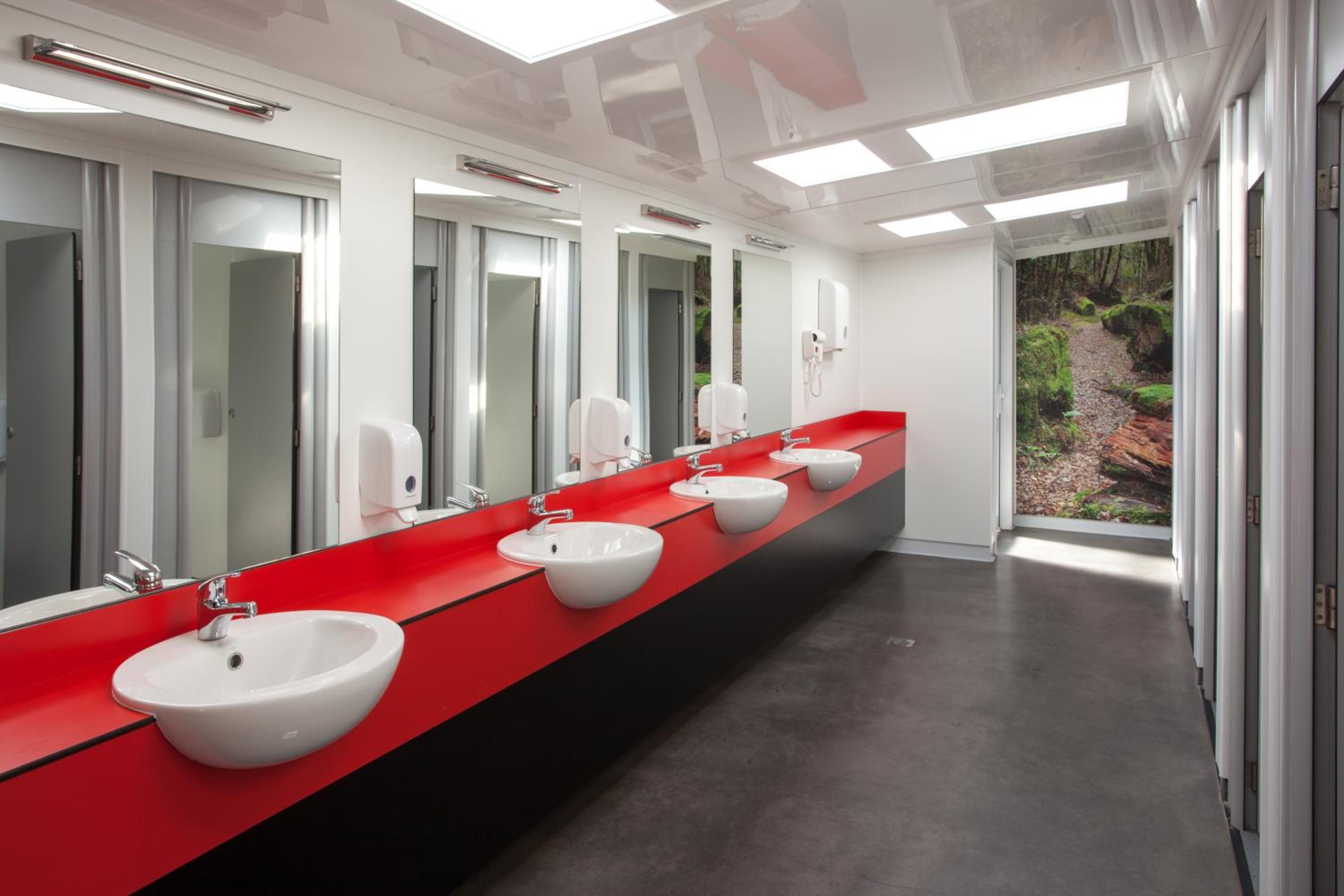 Basic Triple Room with Shared Bathroom photo 3