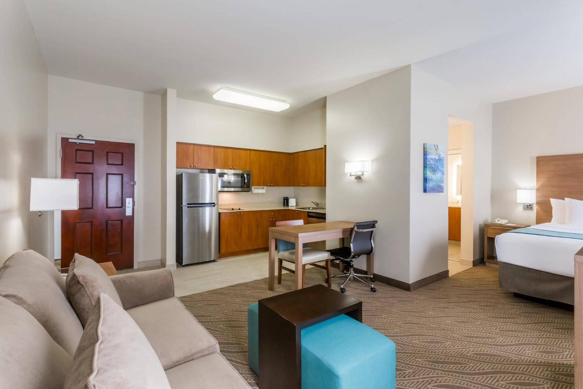One-Bedroom King Suite - Non-Smoking - Photo 1