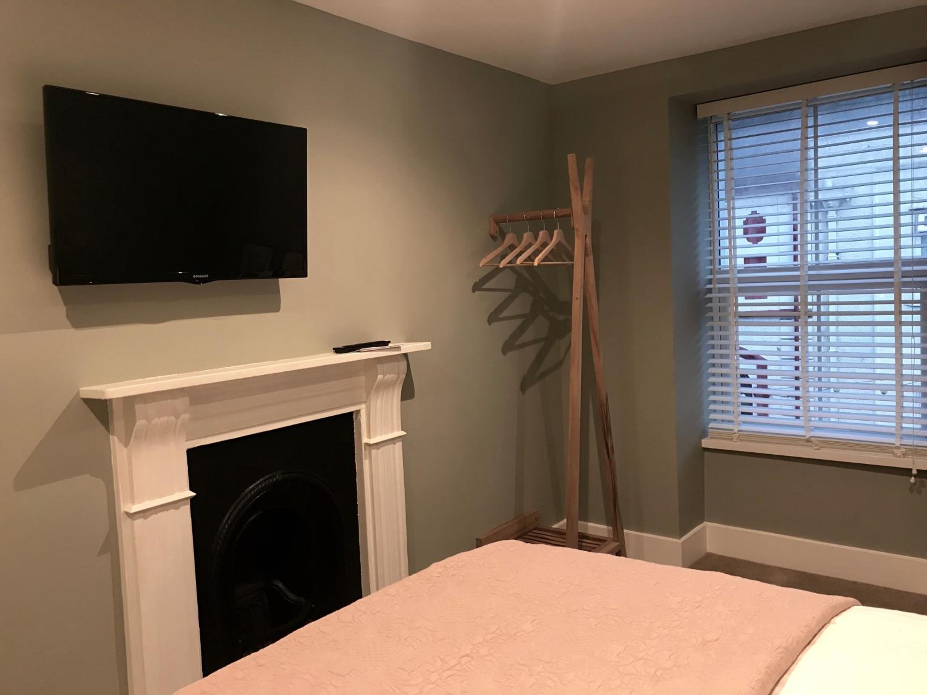 Suite - Photo 21