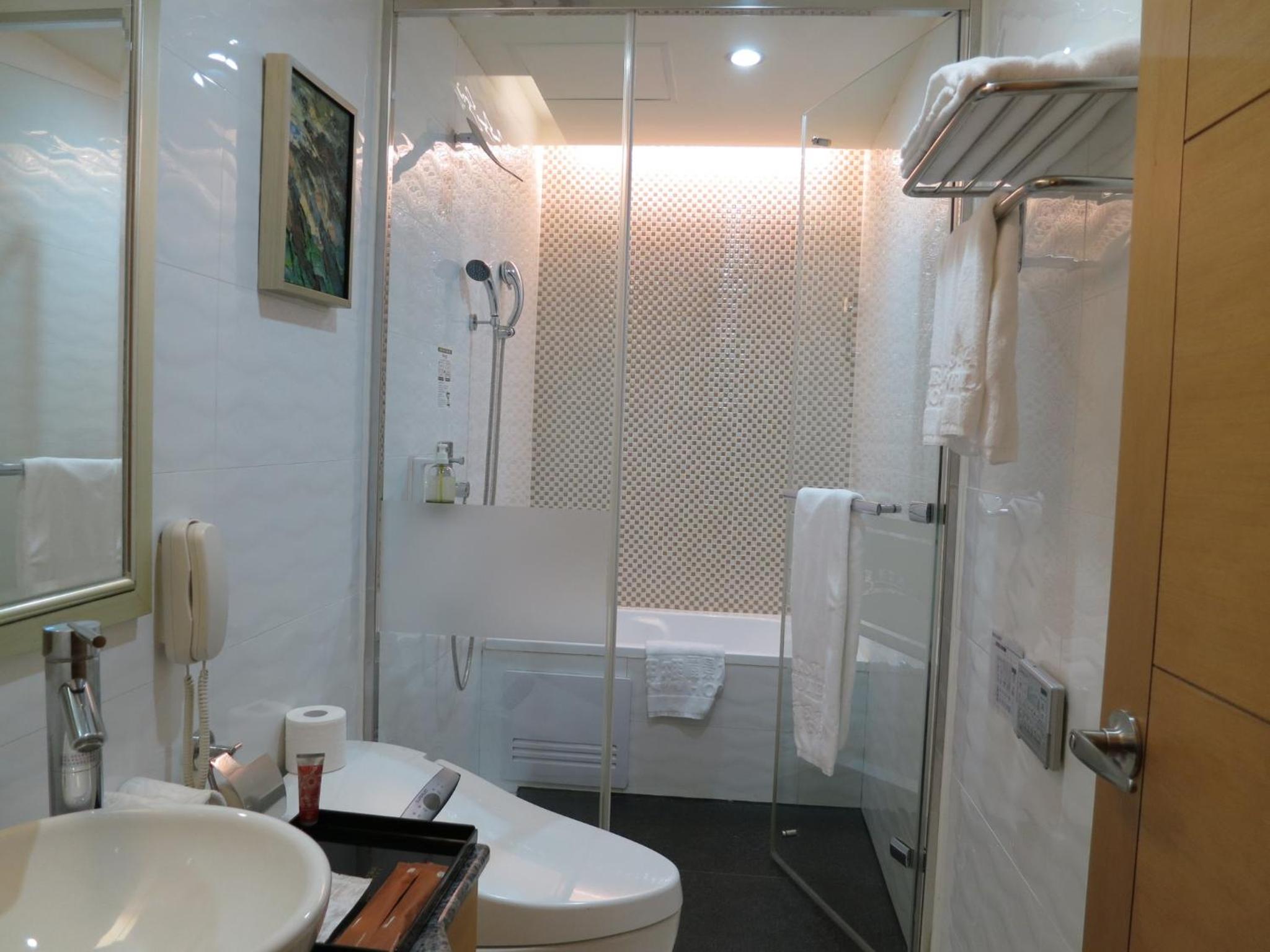 Deluxe Double Room with Bath photo 3