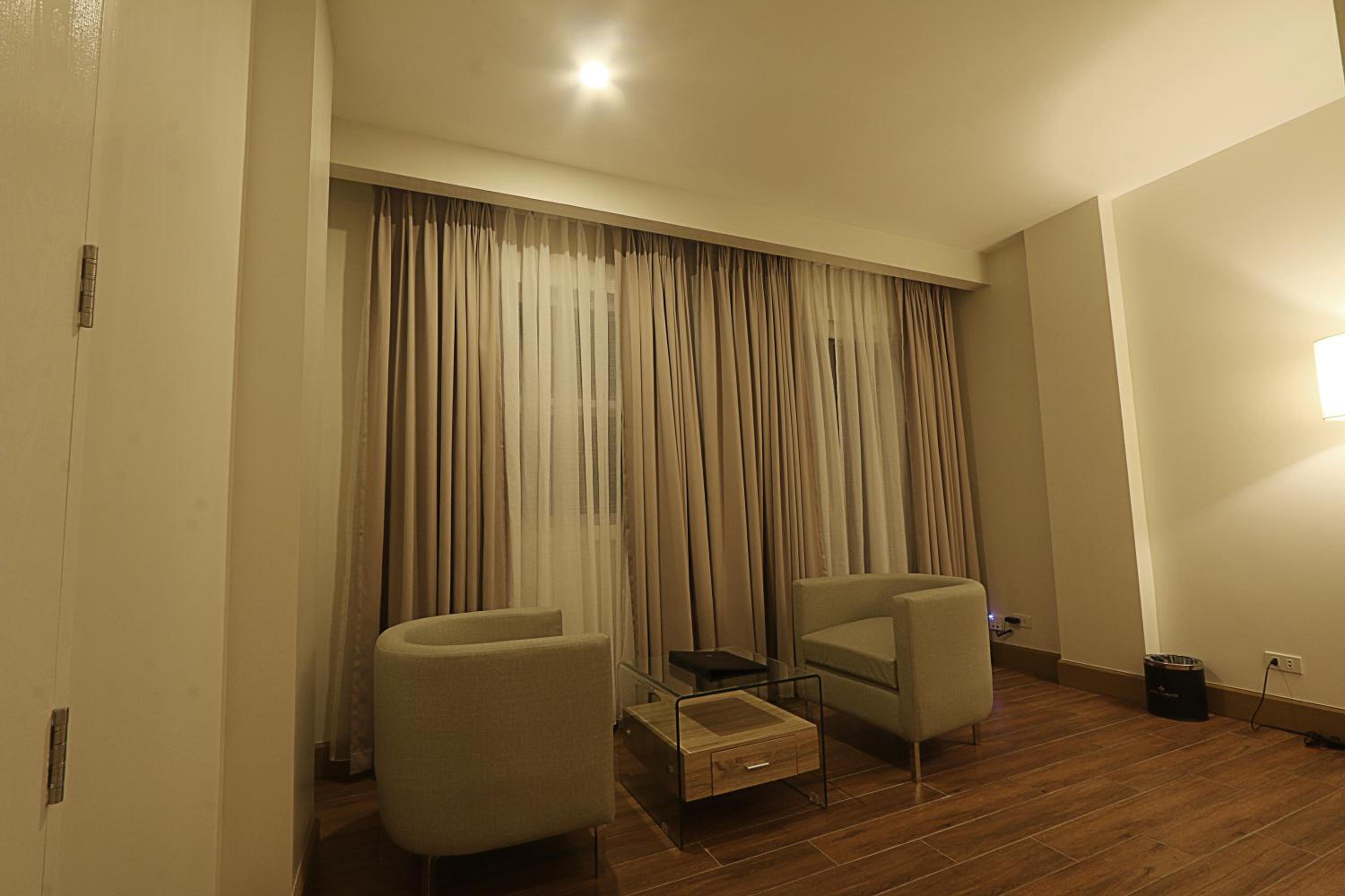 Deluxe Suite Twin - Photo 5