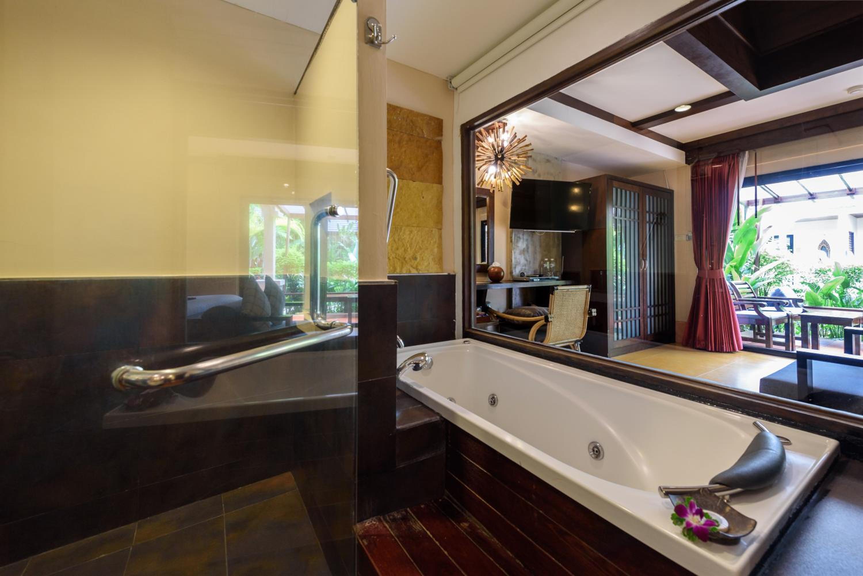 Deluxe Villa with Spa Bath photo 2