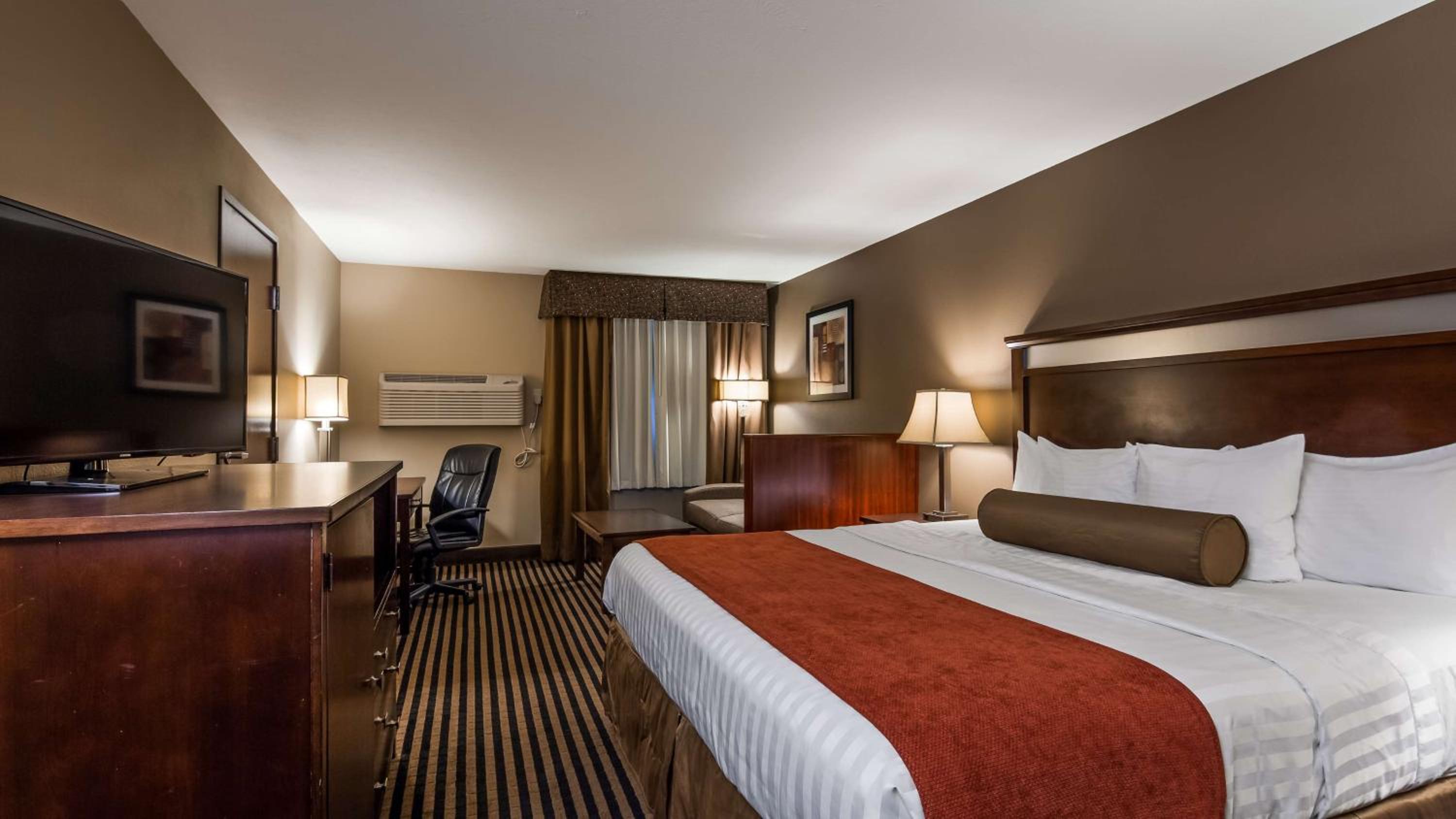King Room with Sofa Bed - Non-Smoking