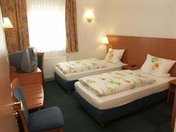 Standard Double or Twin Room - Photo 1