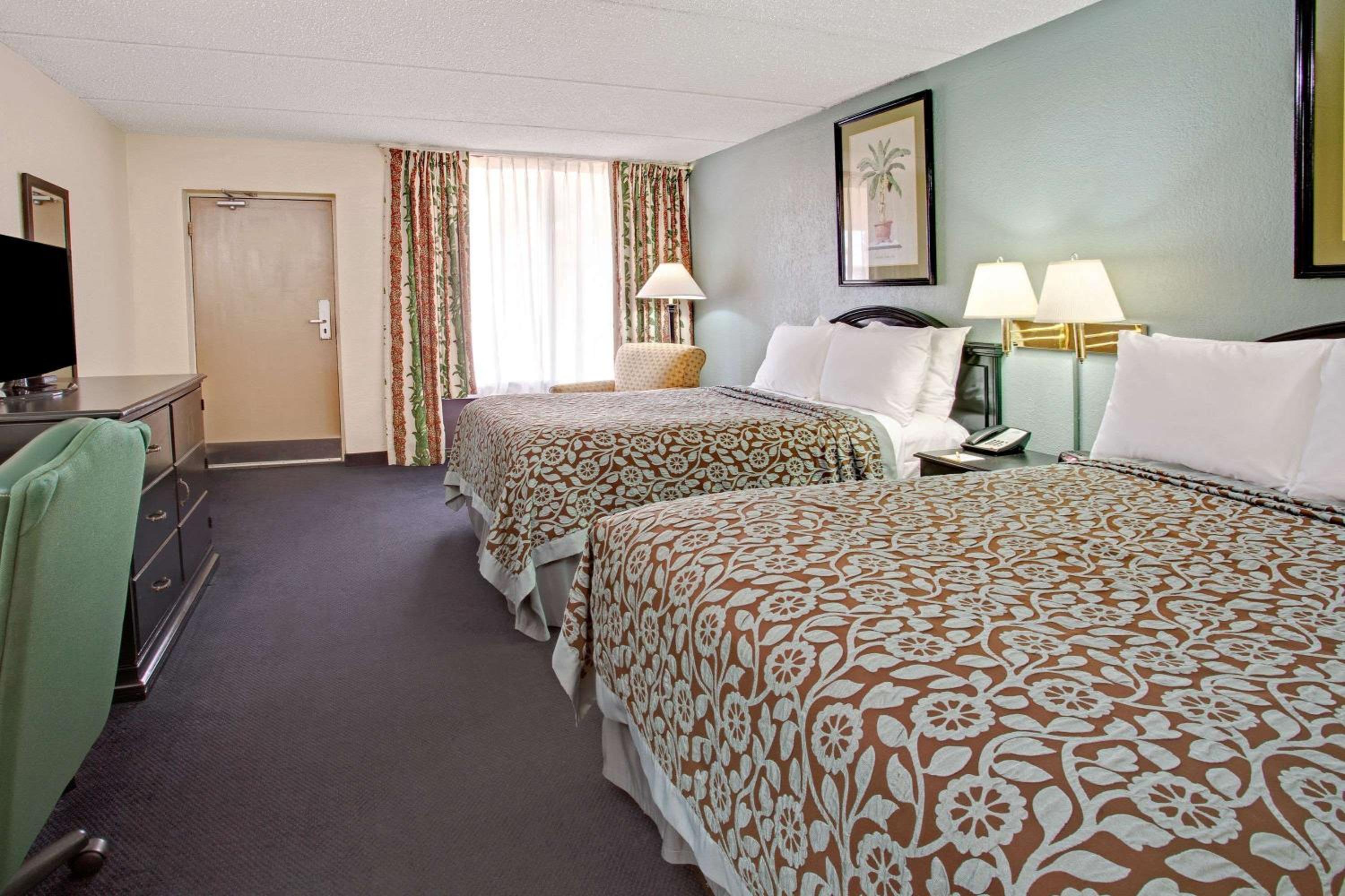 Queen Room with Two Queen Beds - Non-Smoking
