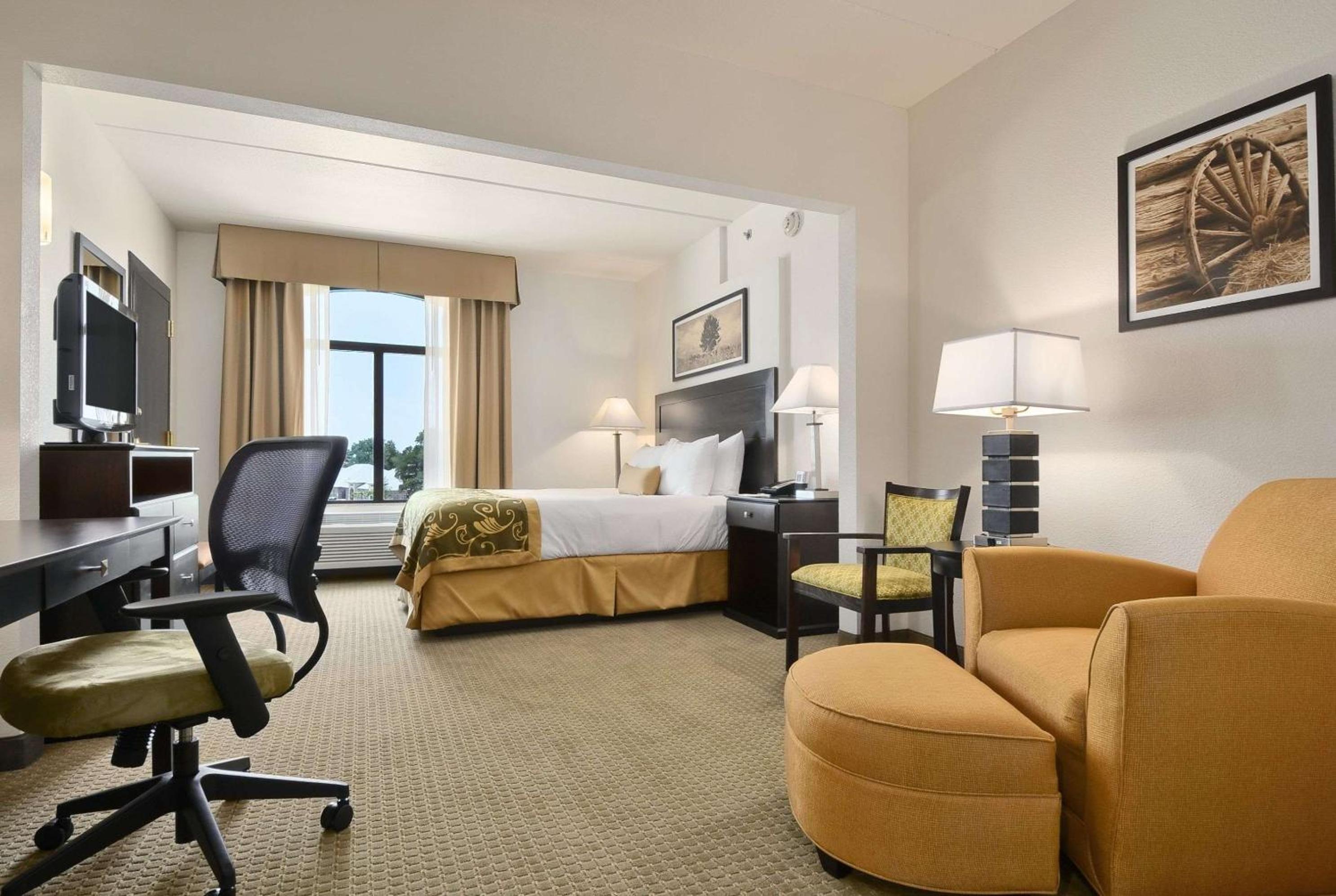 King Room - Non-Smoking - Photo 2