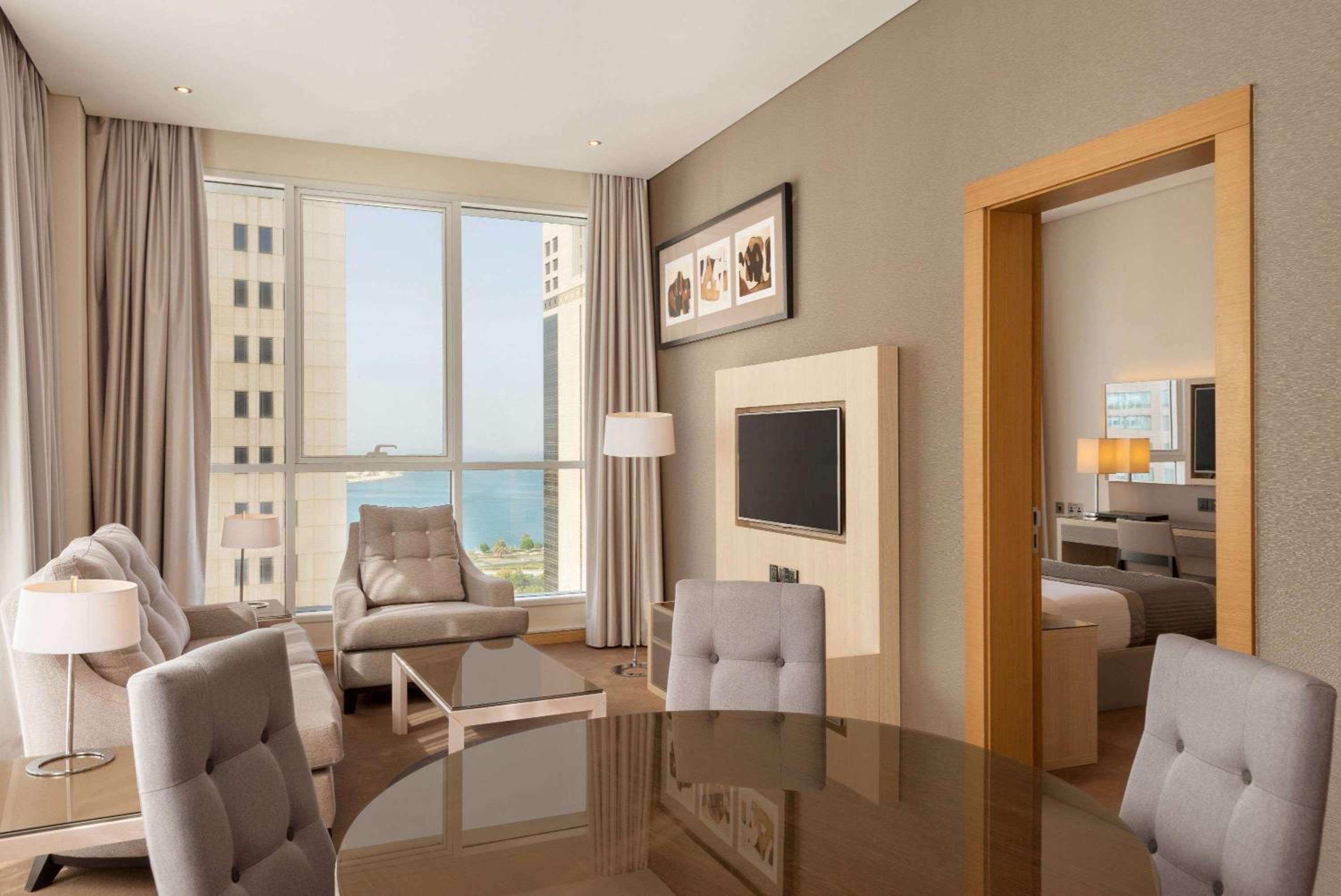 Executive Suite, 15% off F&B photo 3