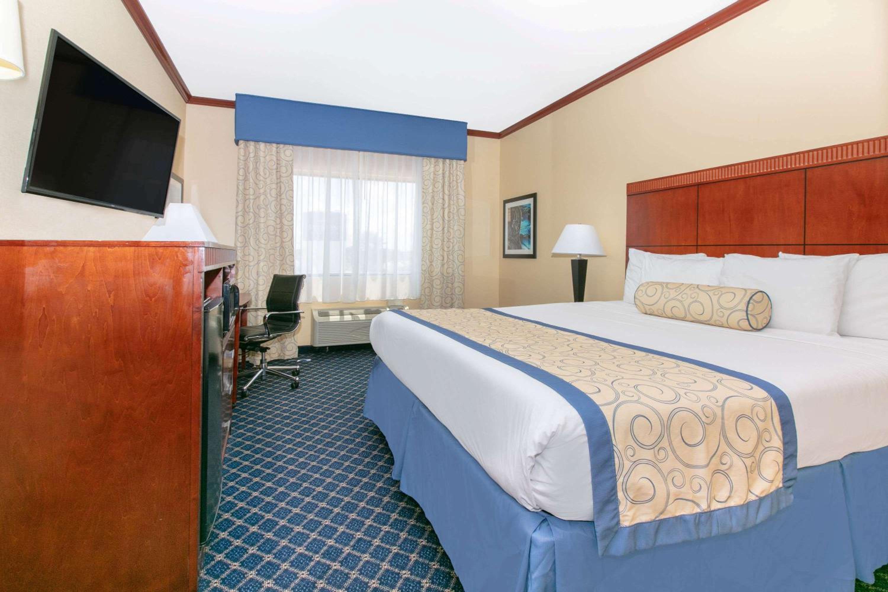 King Room - Disability Access/Non-Smoking - Photo 1