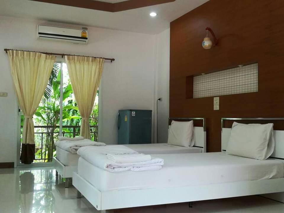 Twin Room - Photo 1