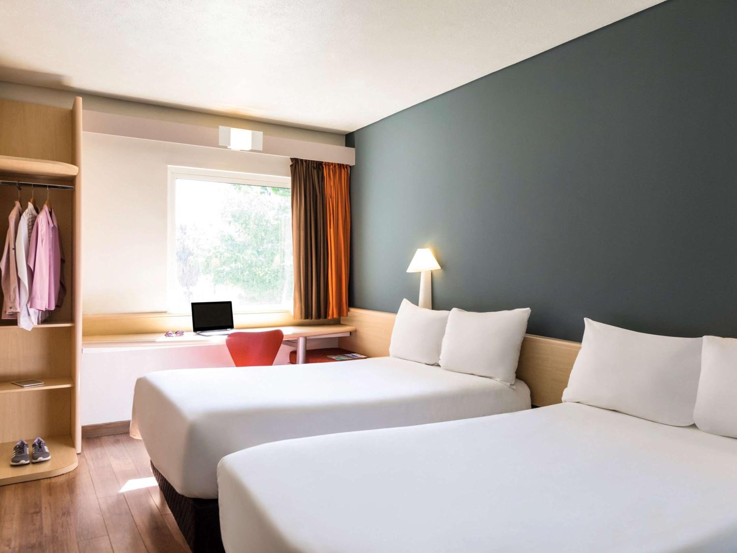 Standard Double Room with Two Double Beds - Photo 4