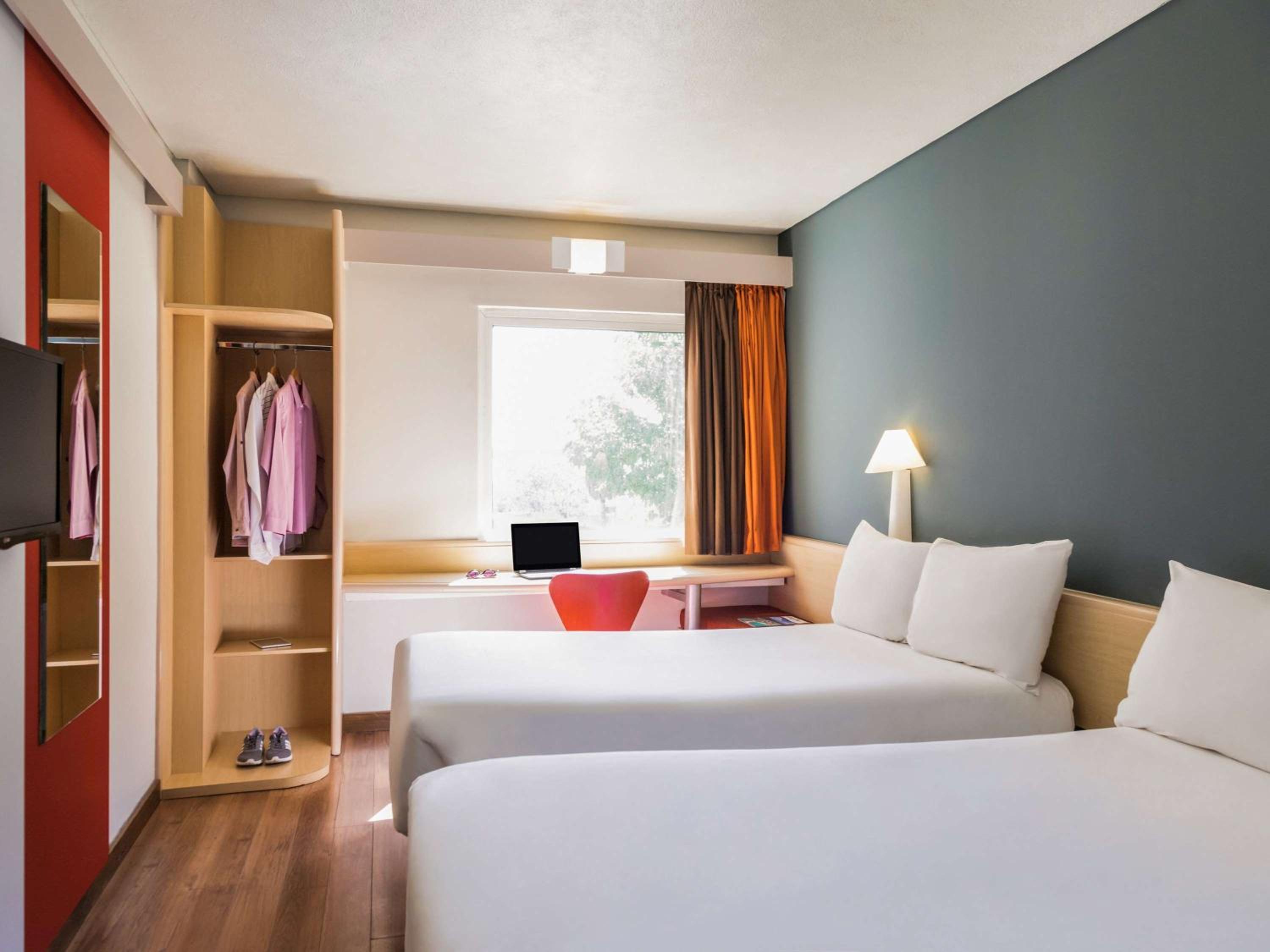 Standard Double Room with Two Double Beds - Photo 1