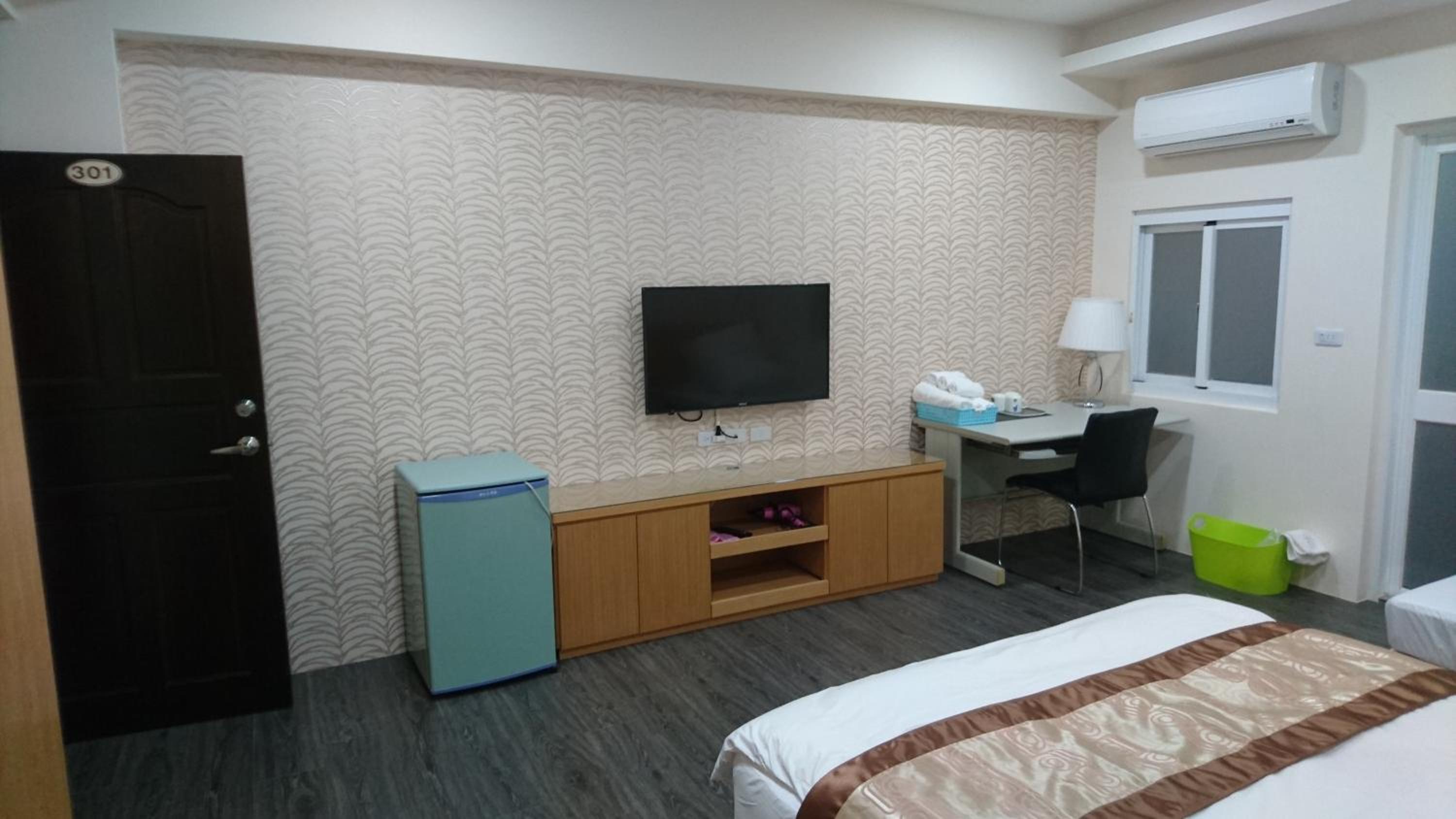 Triple Room with Private Bathroom photo 2