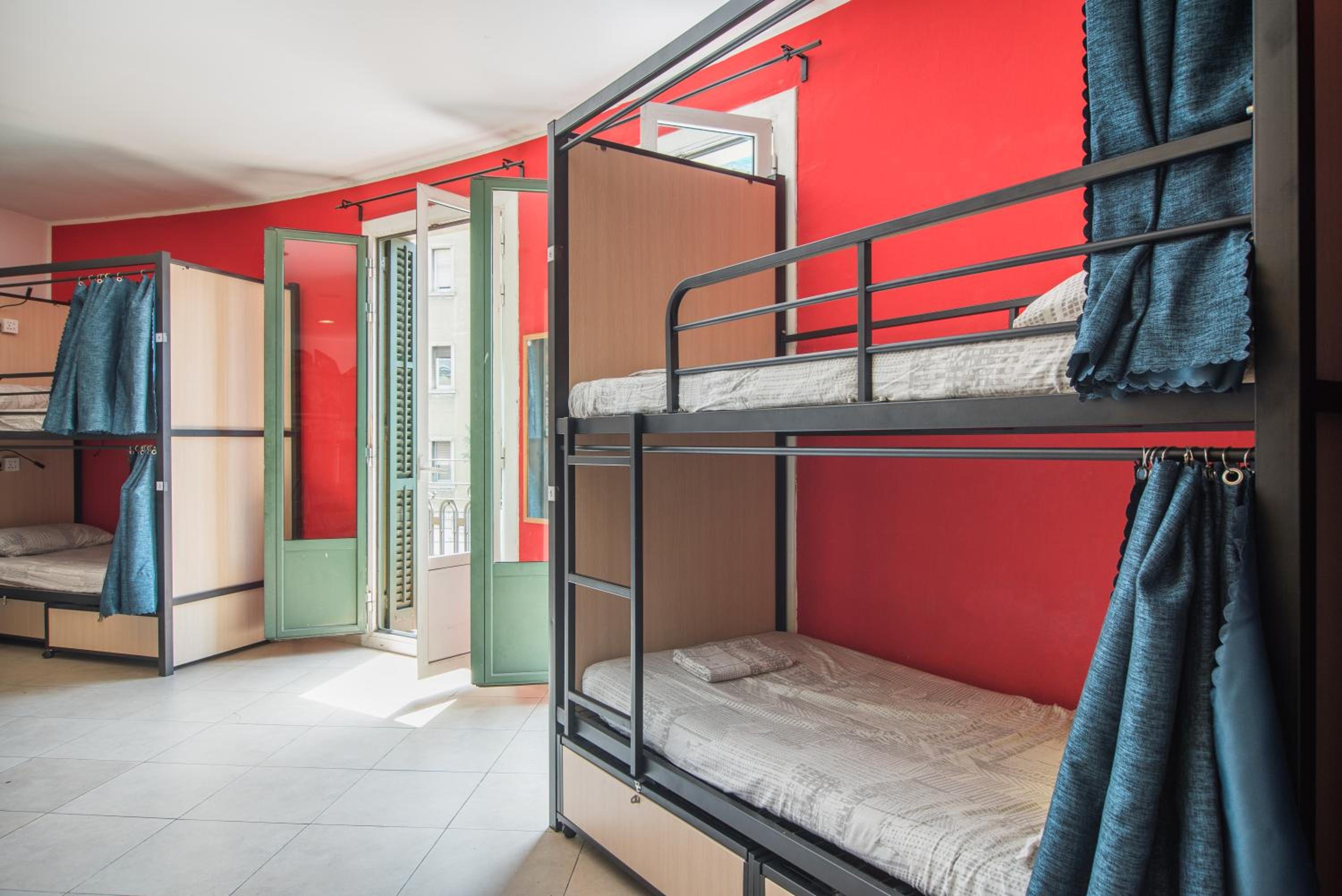 Bed In 10-Bed Female Dormitory Room Ensuite photo 3