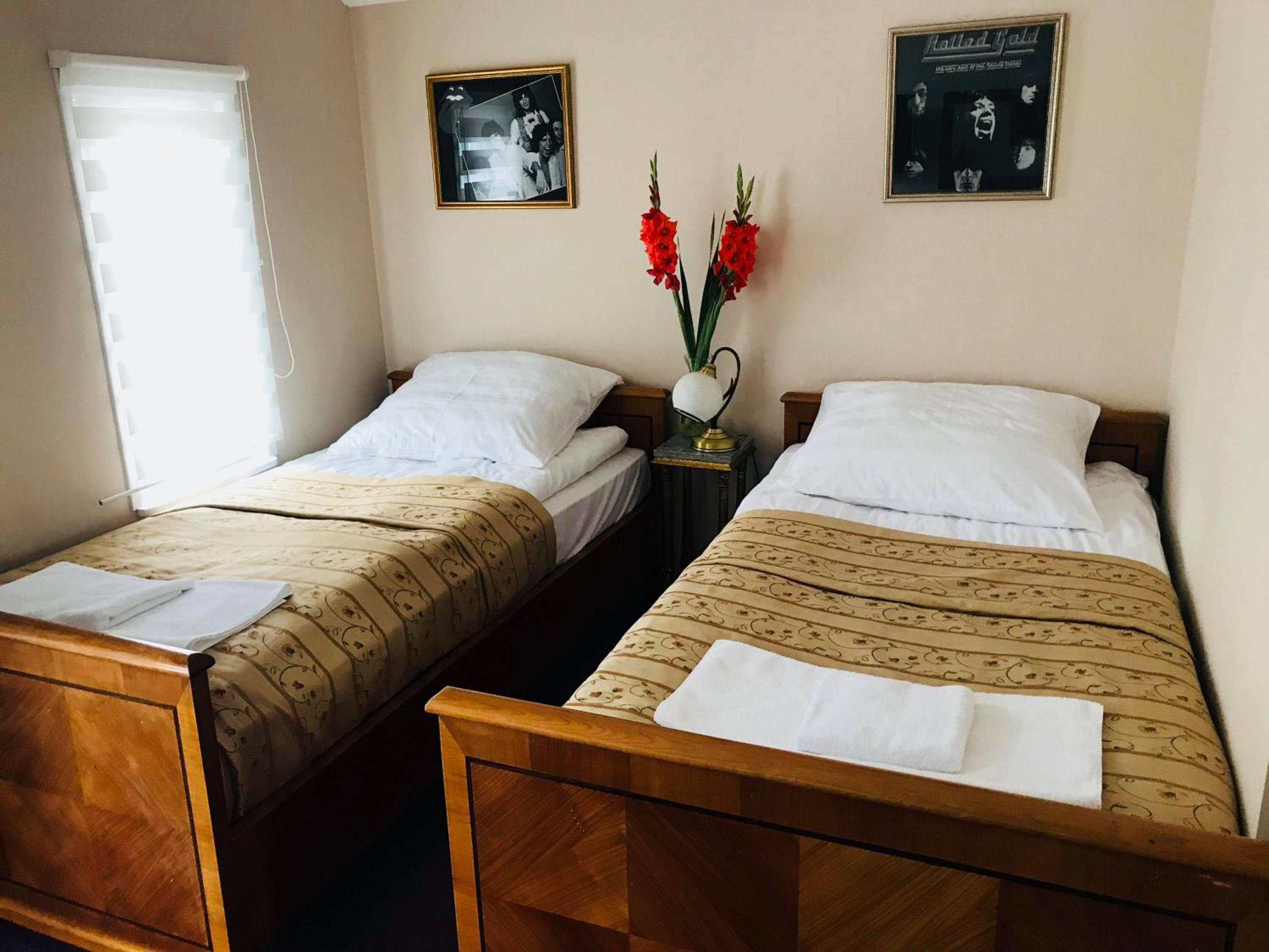 Deluxe Twin Room - Photo 1