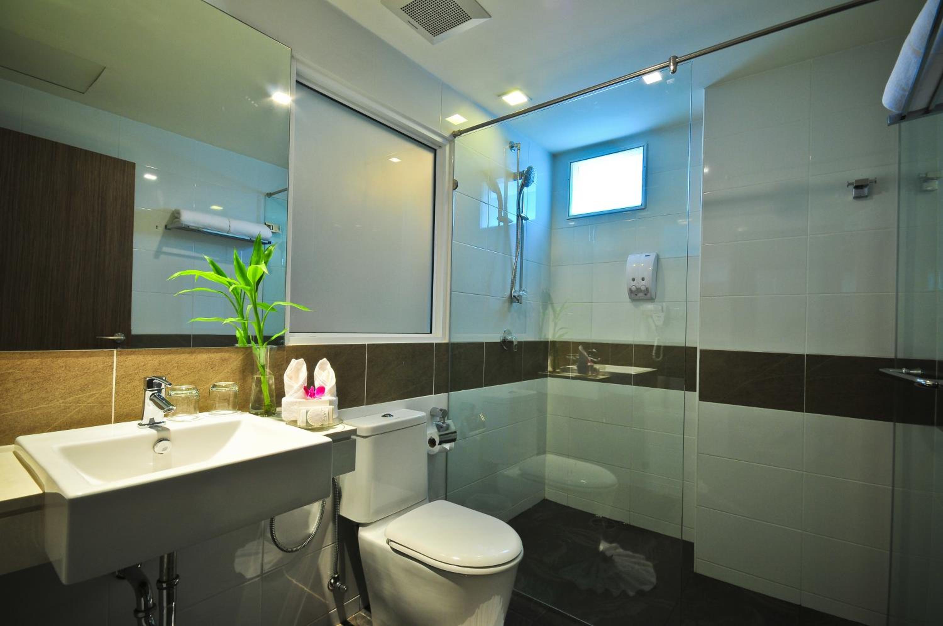 Deluxe King Room - Photo 4