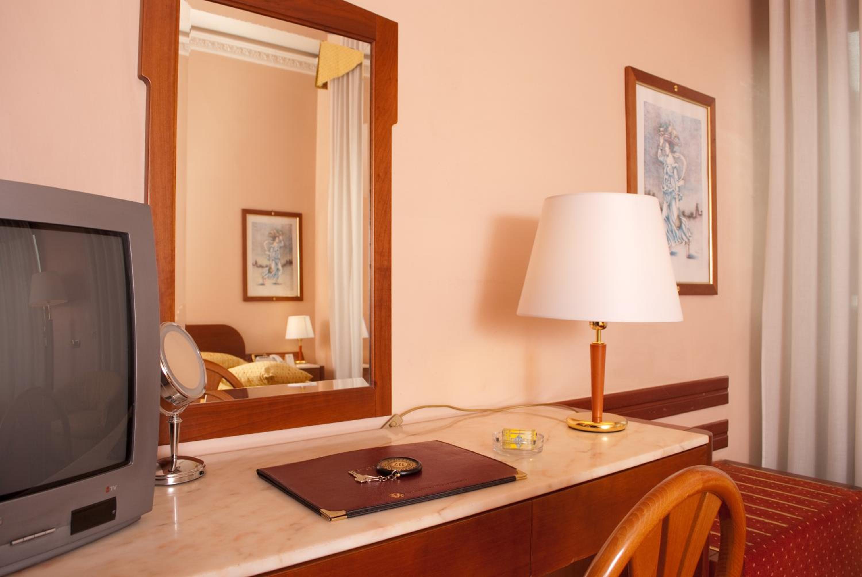Classic Single Room