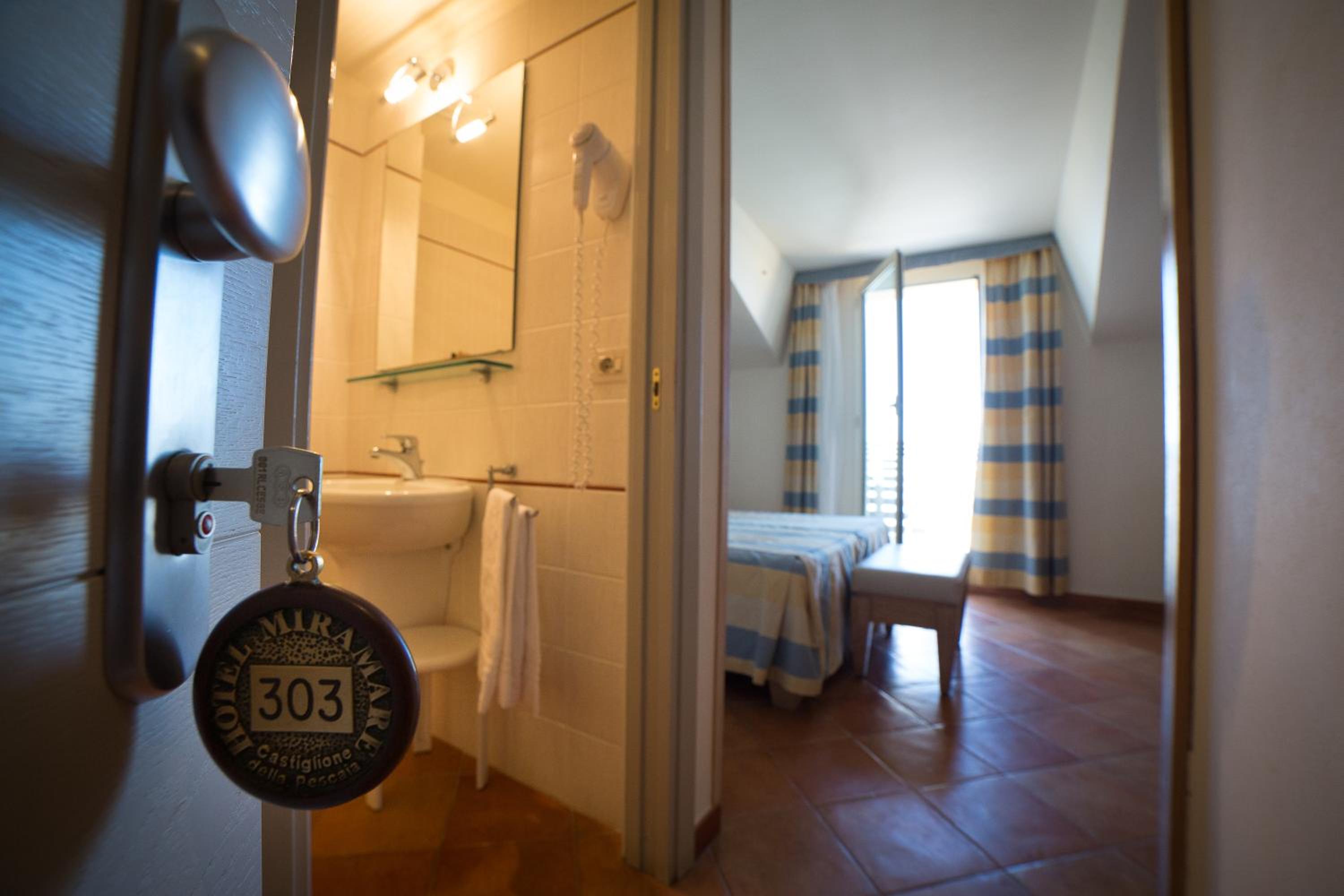 Deluxe Double Room with Balcony and Sea View photo 1