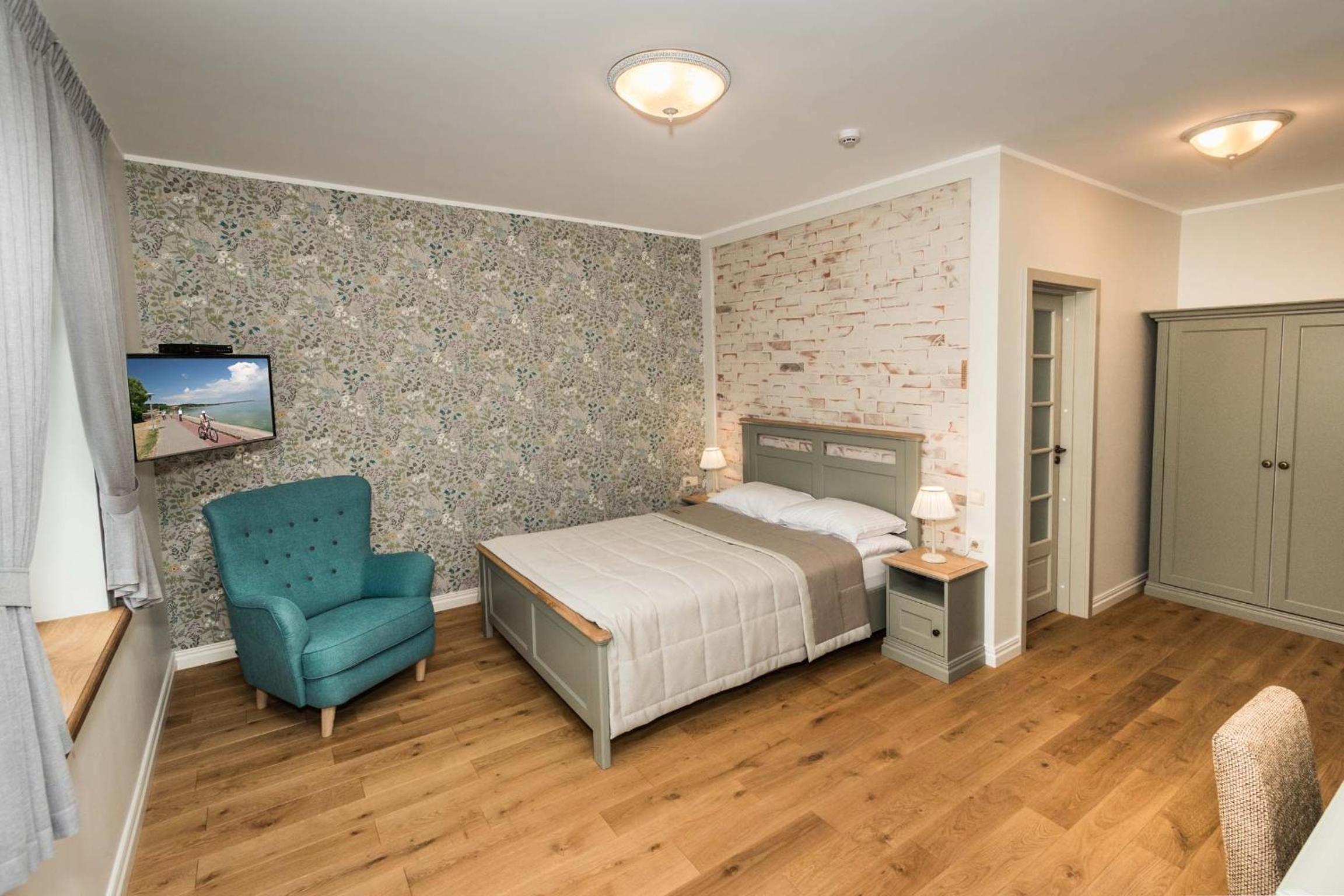 Double Room with Private Bathroom - Photo 1