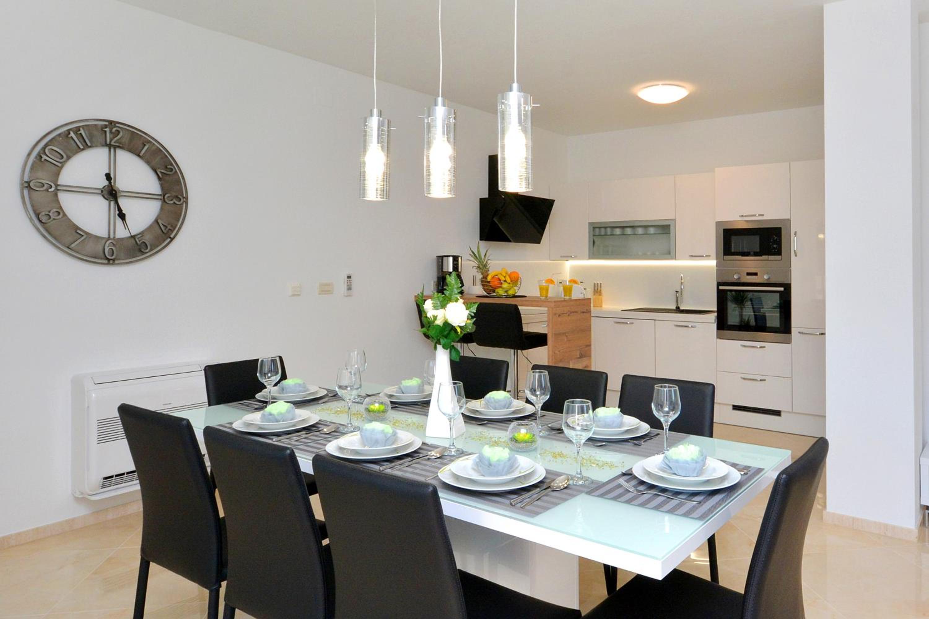 Villa photo 2