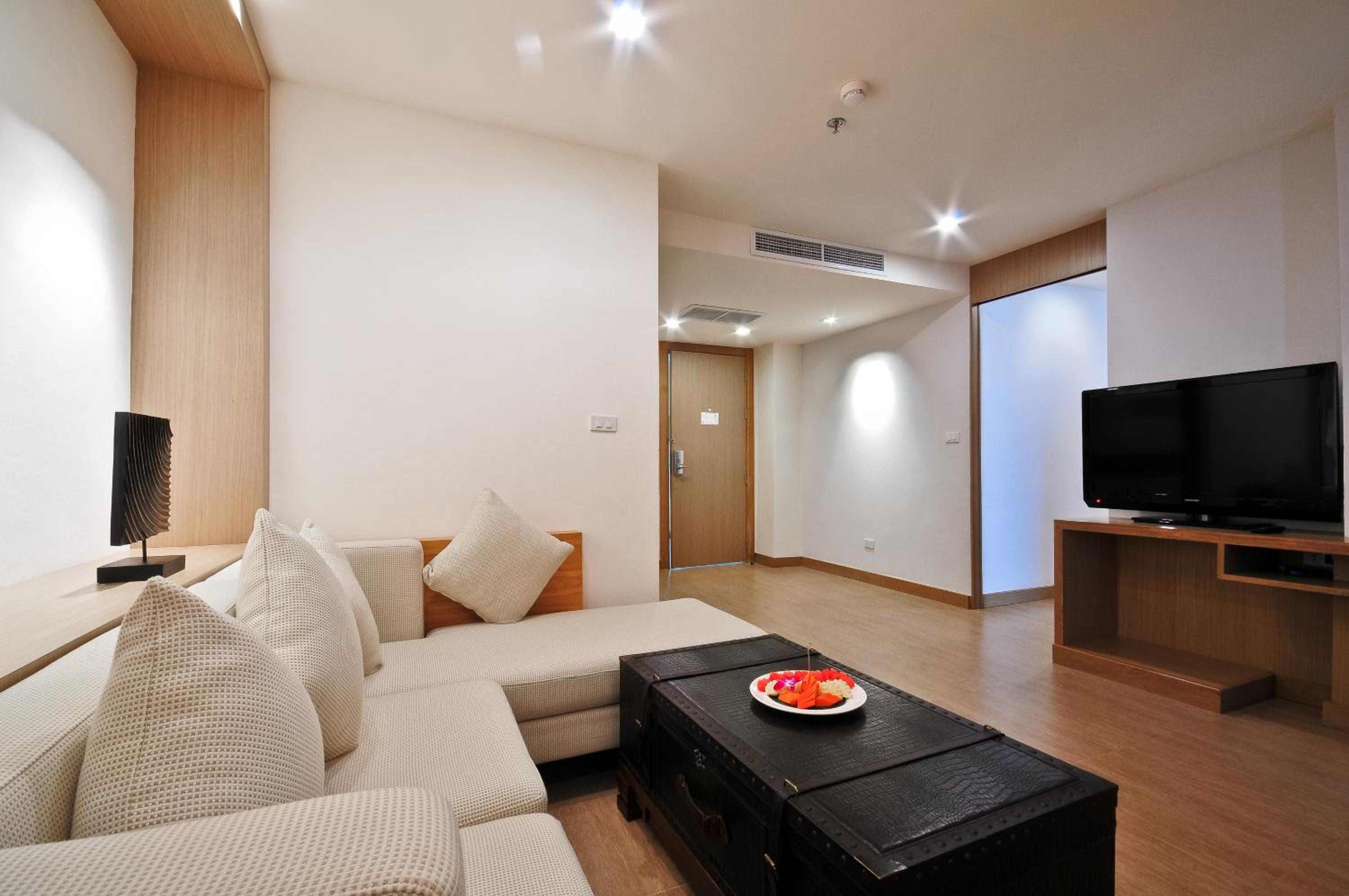 Family Room - Photo 4