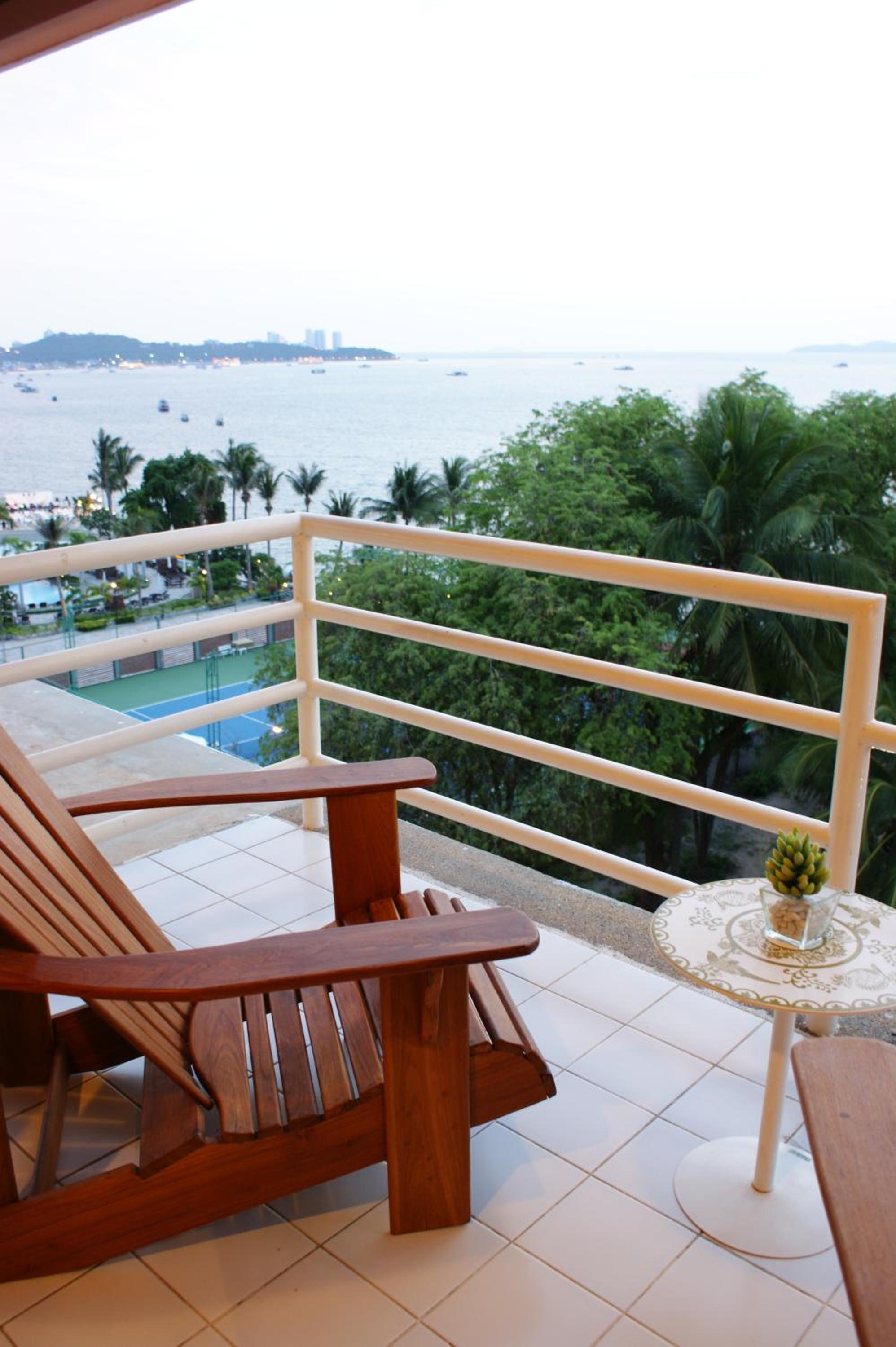Deluxe Room with Sea View