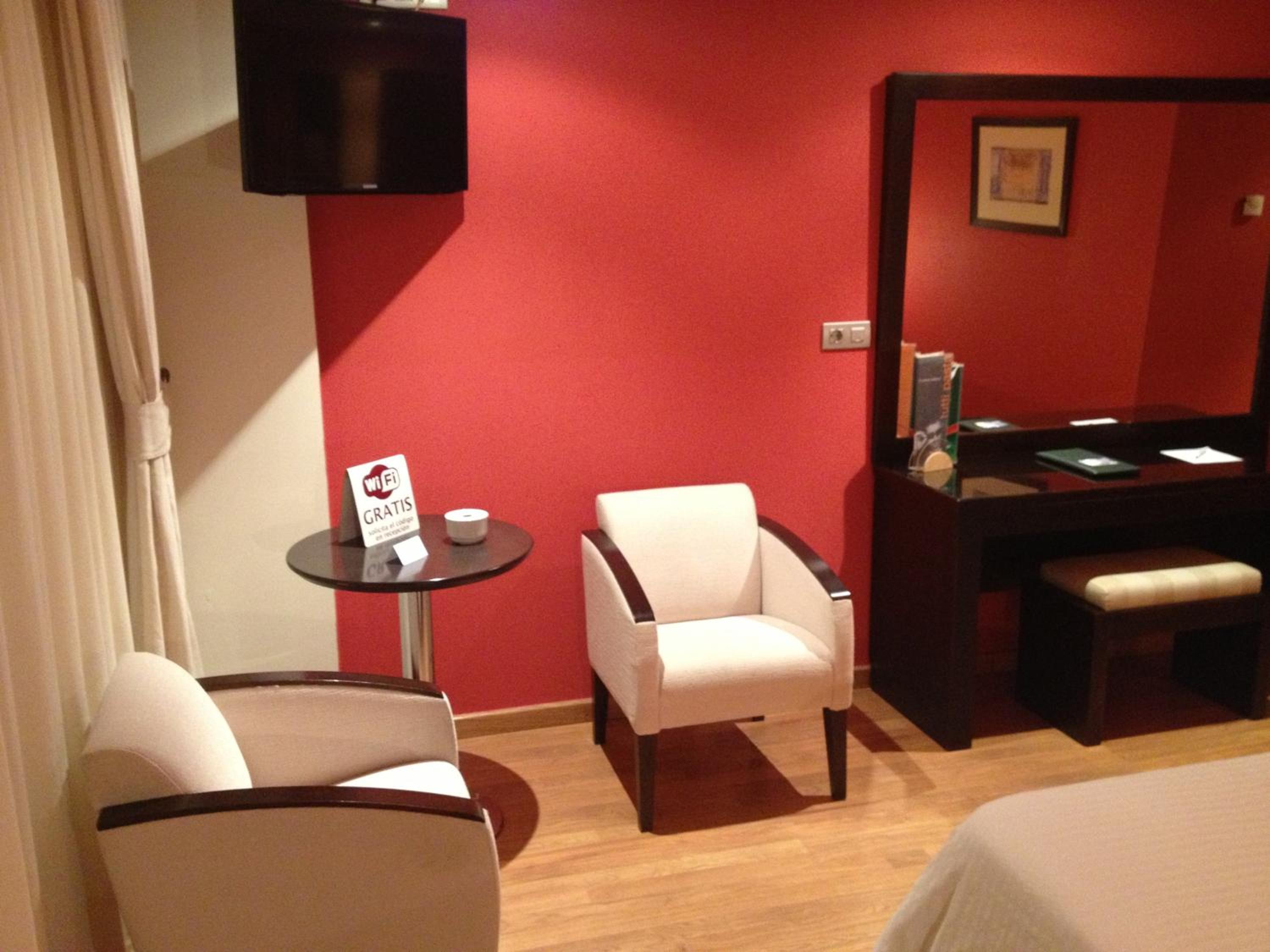 Double Room - Photo 9