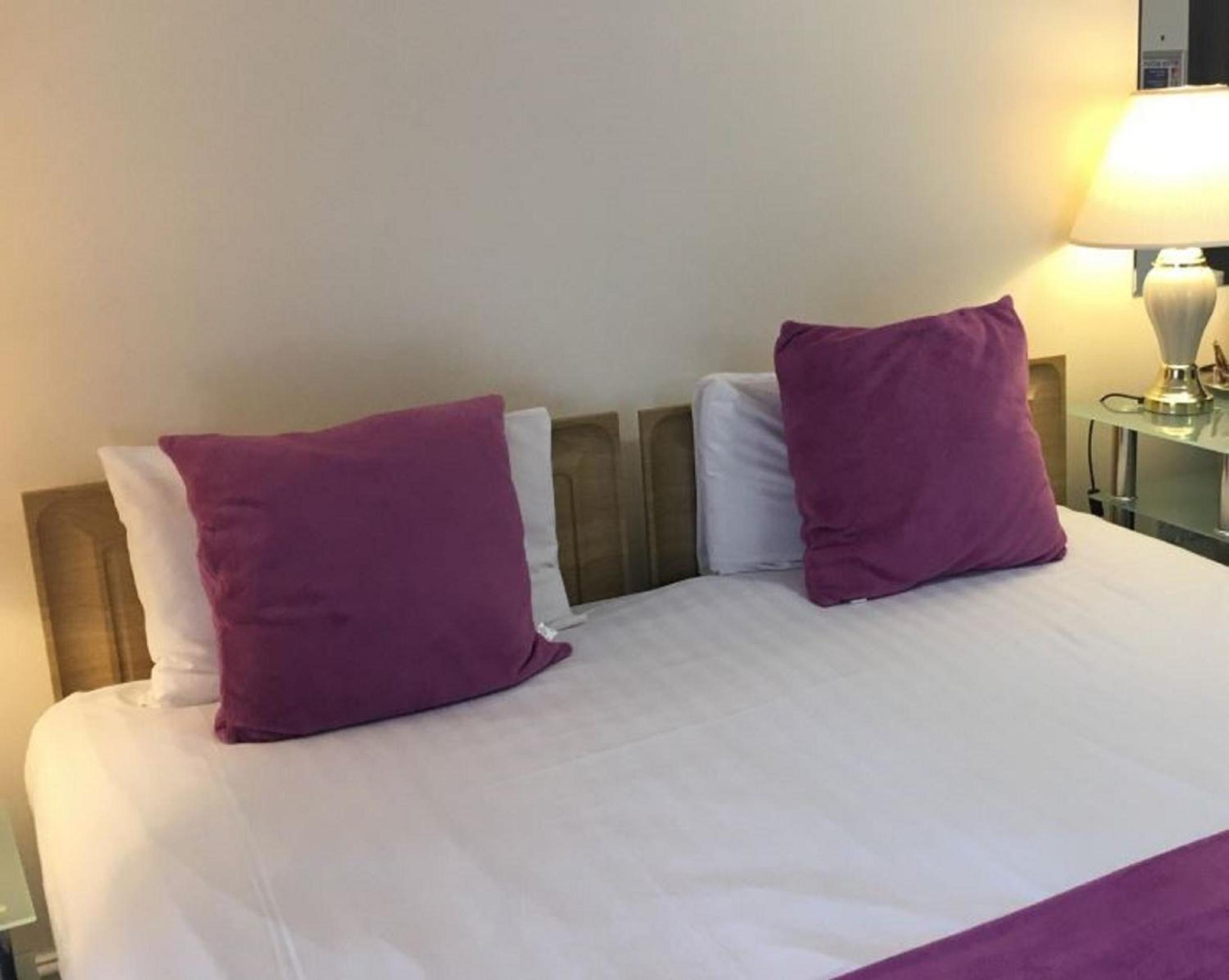 Compact Double Room - Photo 1