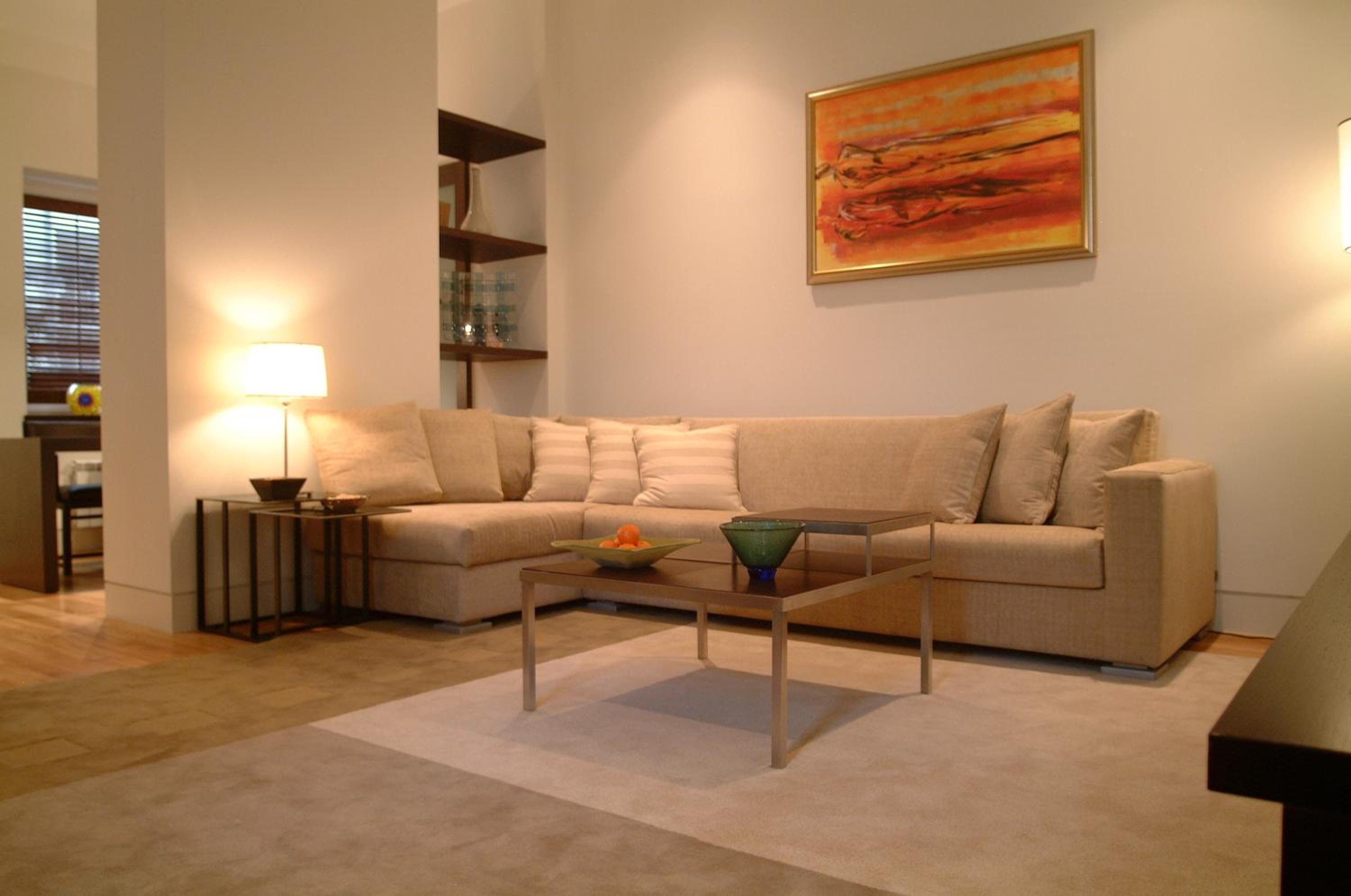 Deluxe One-Bedroom Apartment photo 1