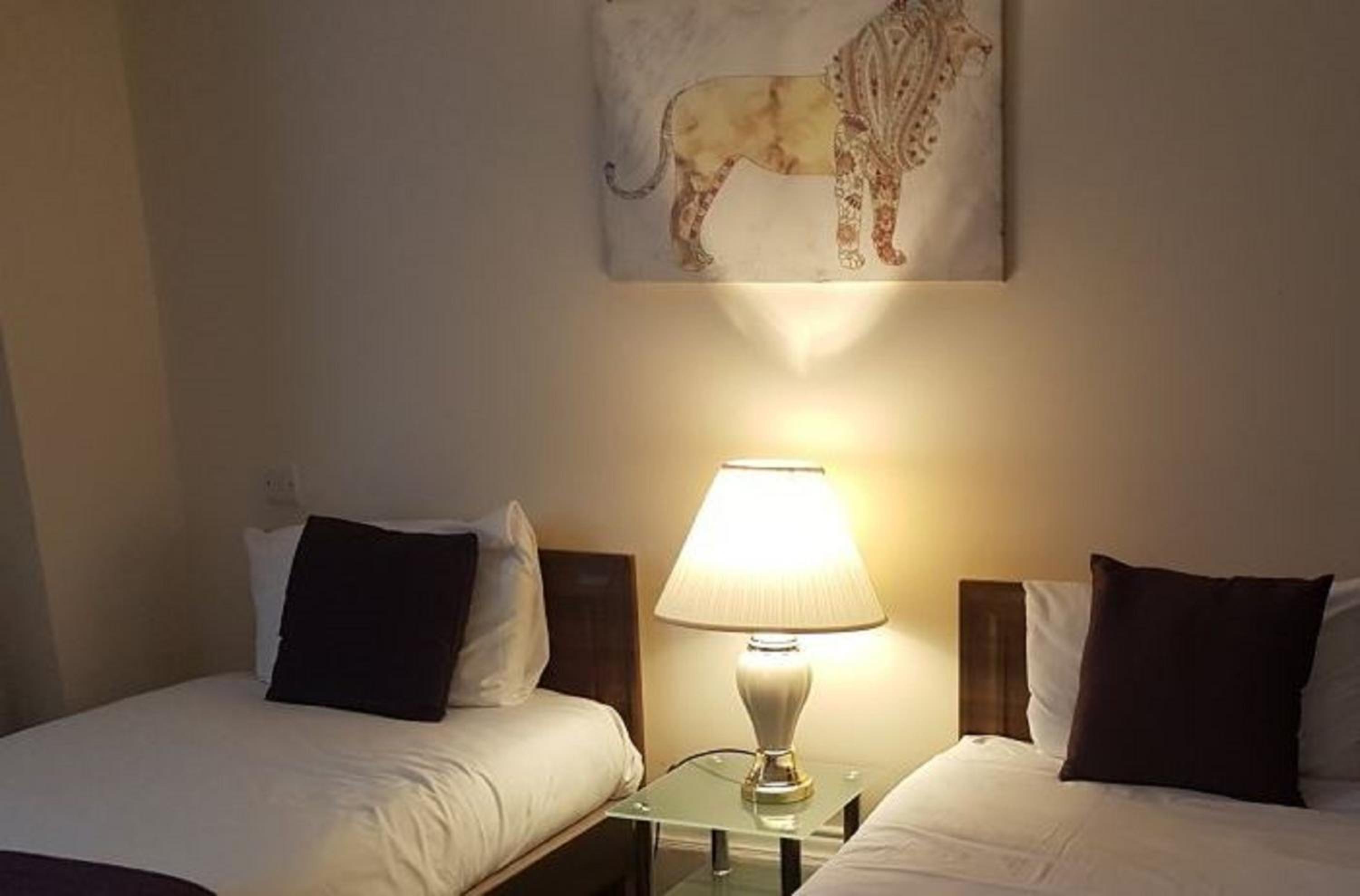 Standard Twin Room - Photo 2