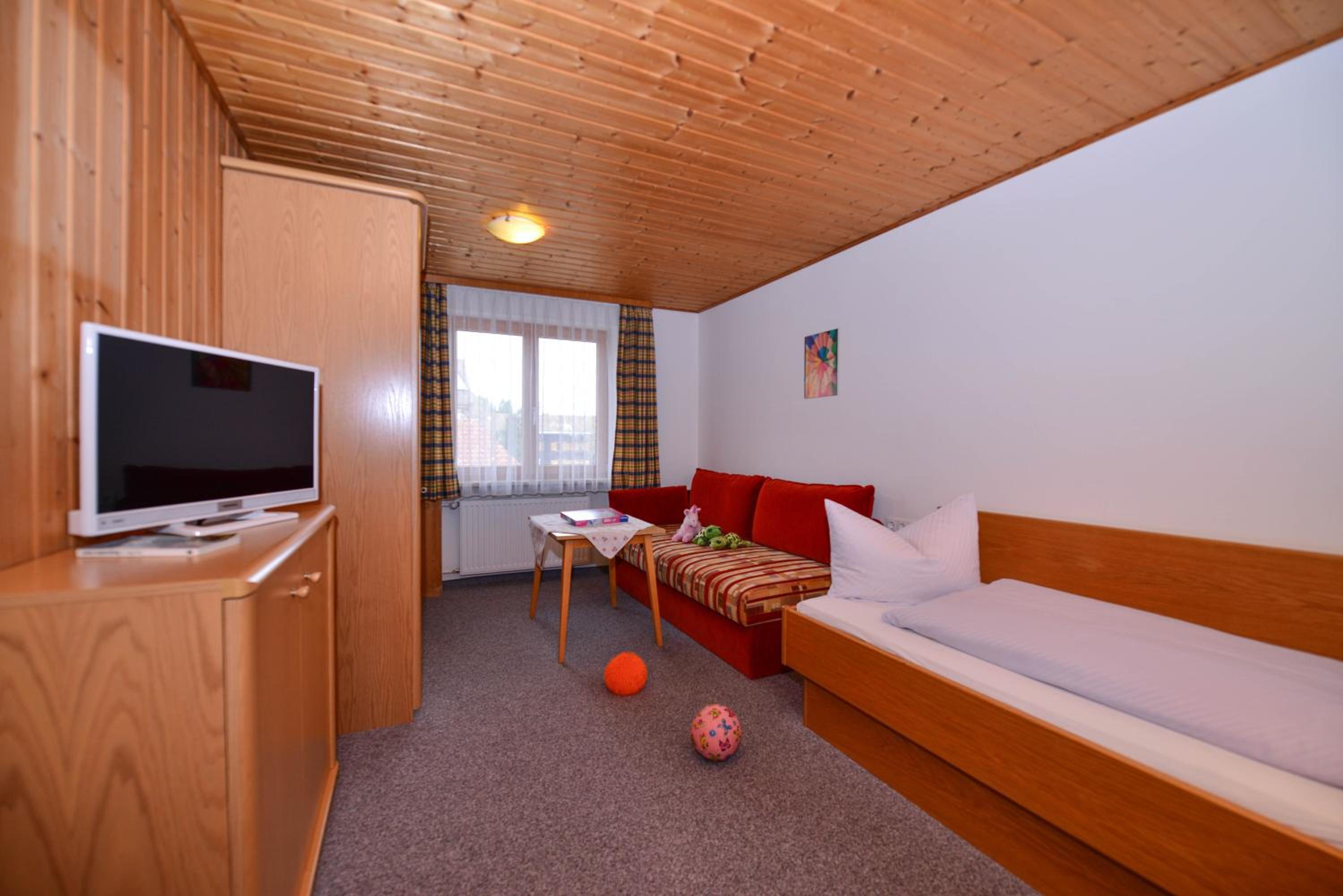 Family Room with Balcony photo 3