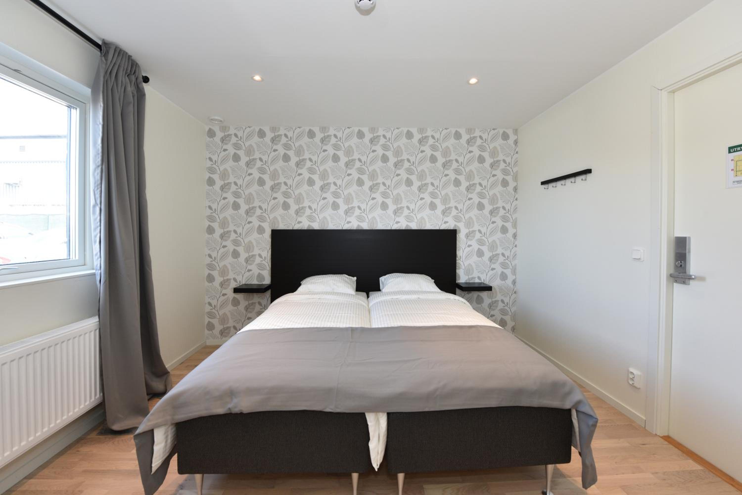 Double Room with Shared Bathroom photo 2