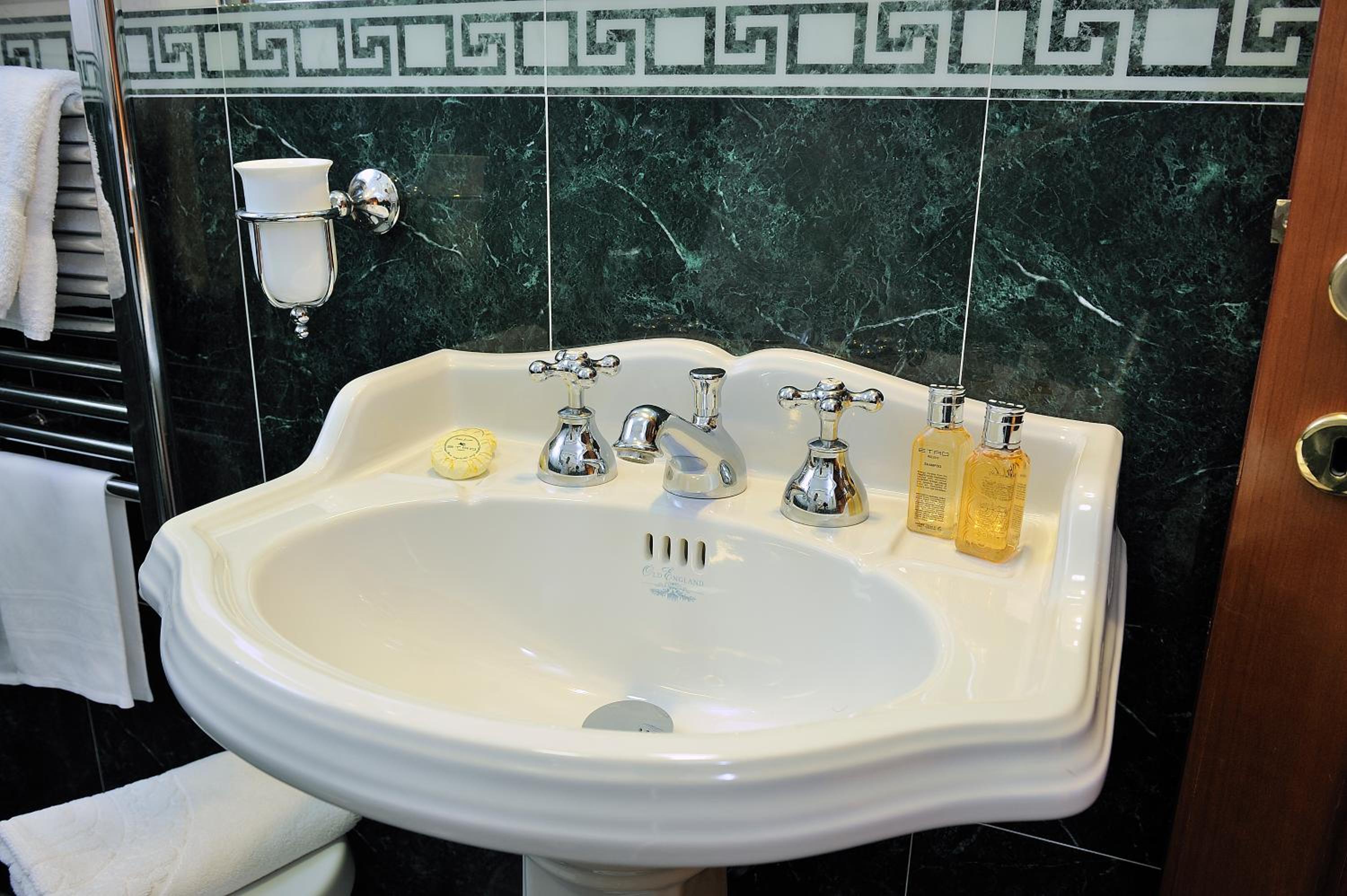 Two Connecting Double or Twin Rooms