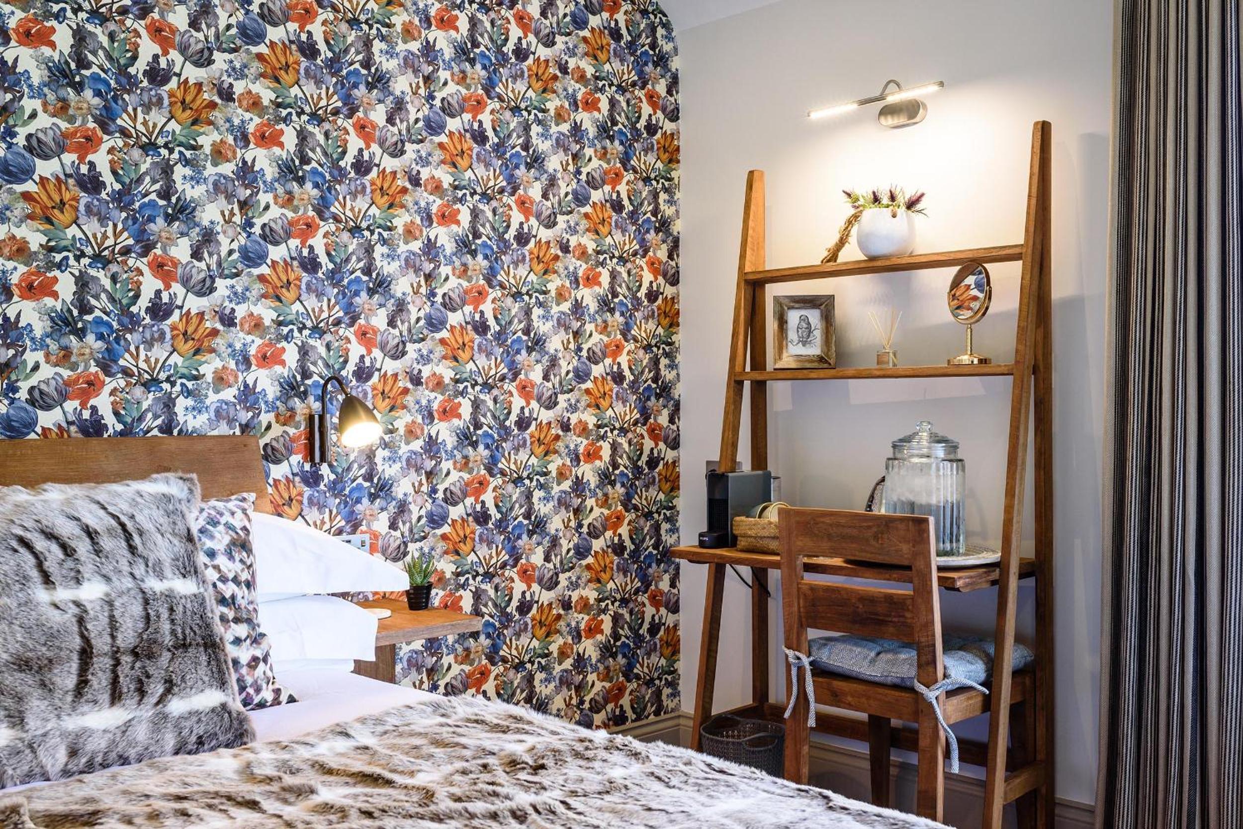 Double Room with Private Bathroom - Photo 2
