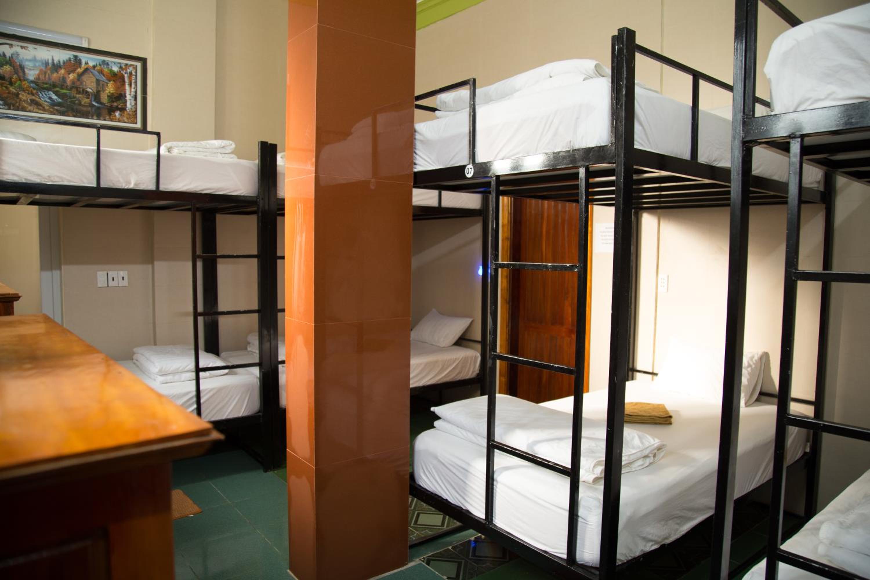 Bed in 8-Bed Mixed Dormitory Room photo 1
