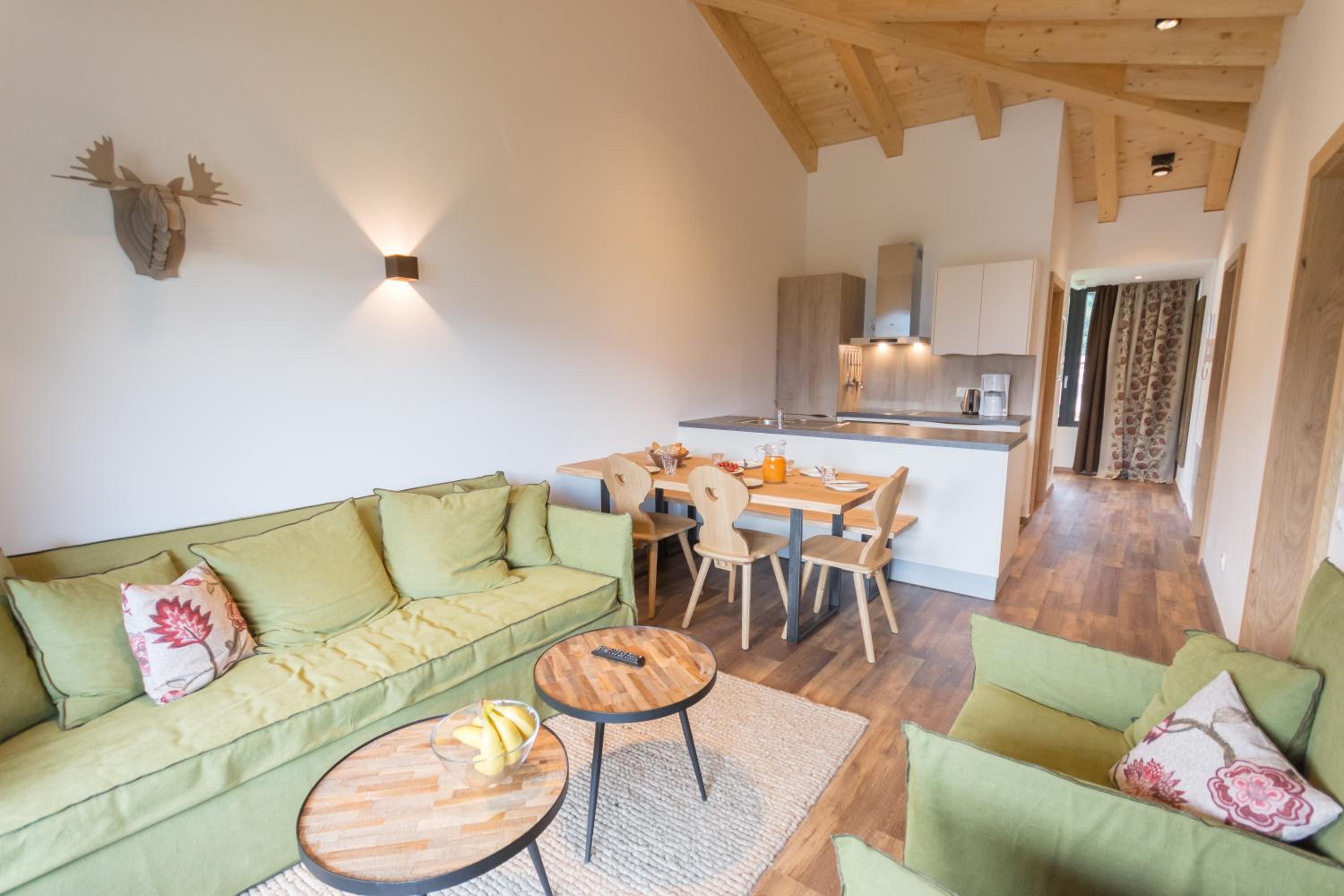 Two Bedroom Apartment with Balcony and Mountain View - Top 21